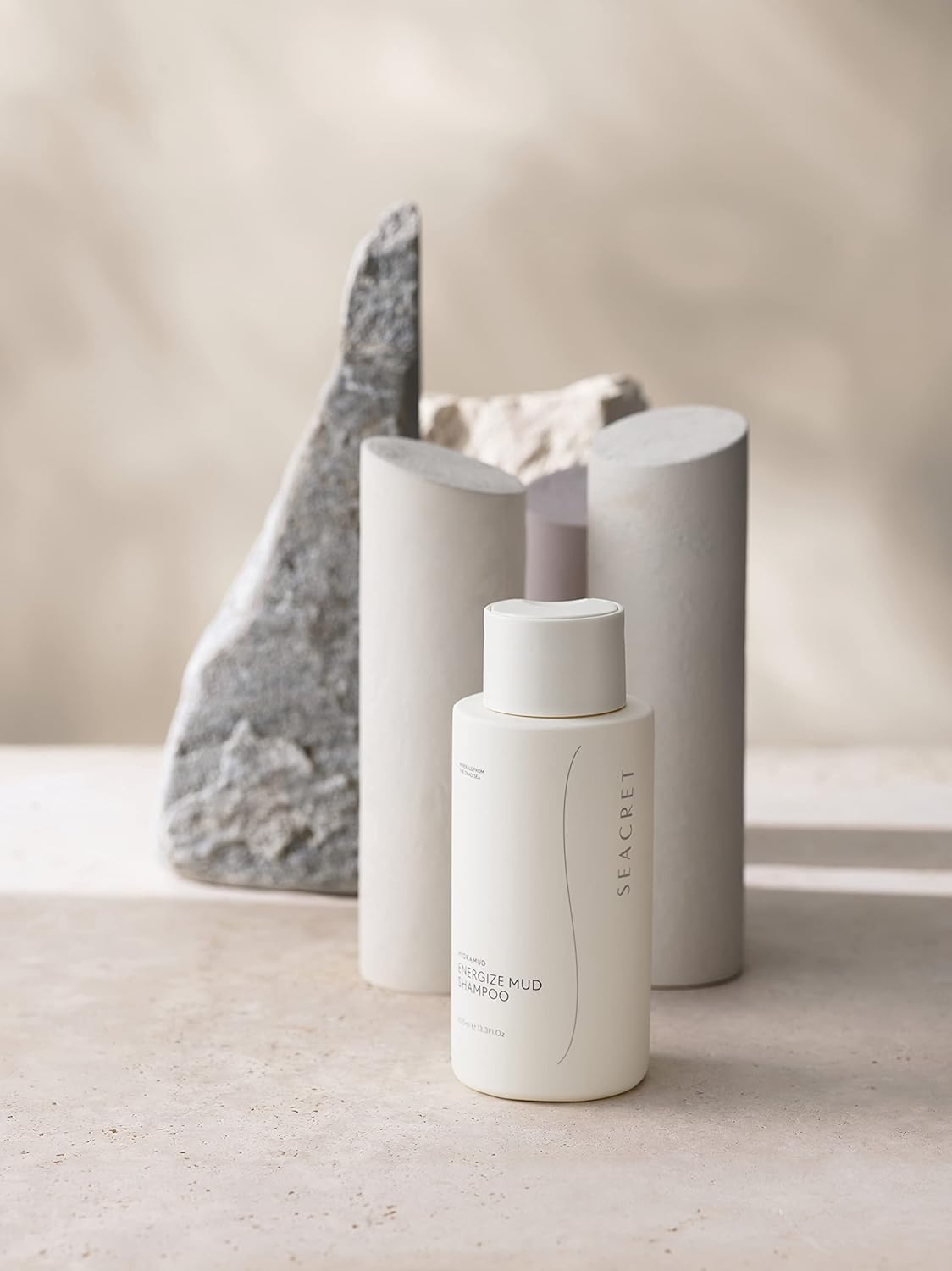 SEACRET Champú para el cabello HydraMud Energize Mud Shampoo con minerales del mar muerto y aceite de argán, 13.3 onzas líquidas