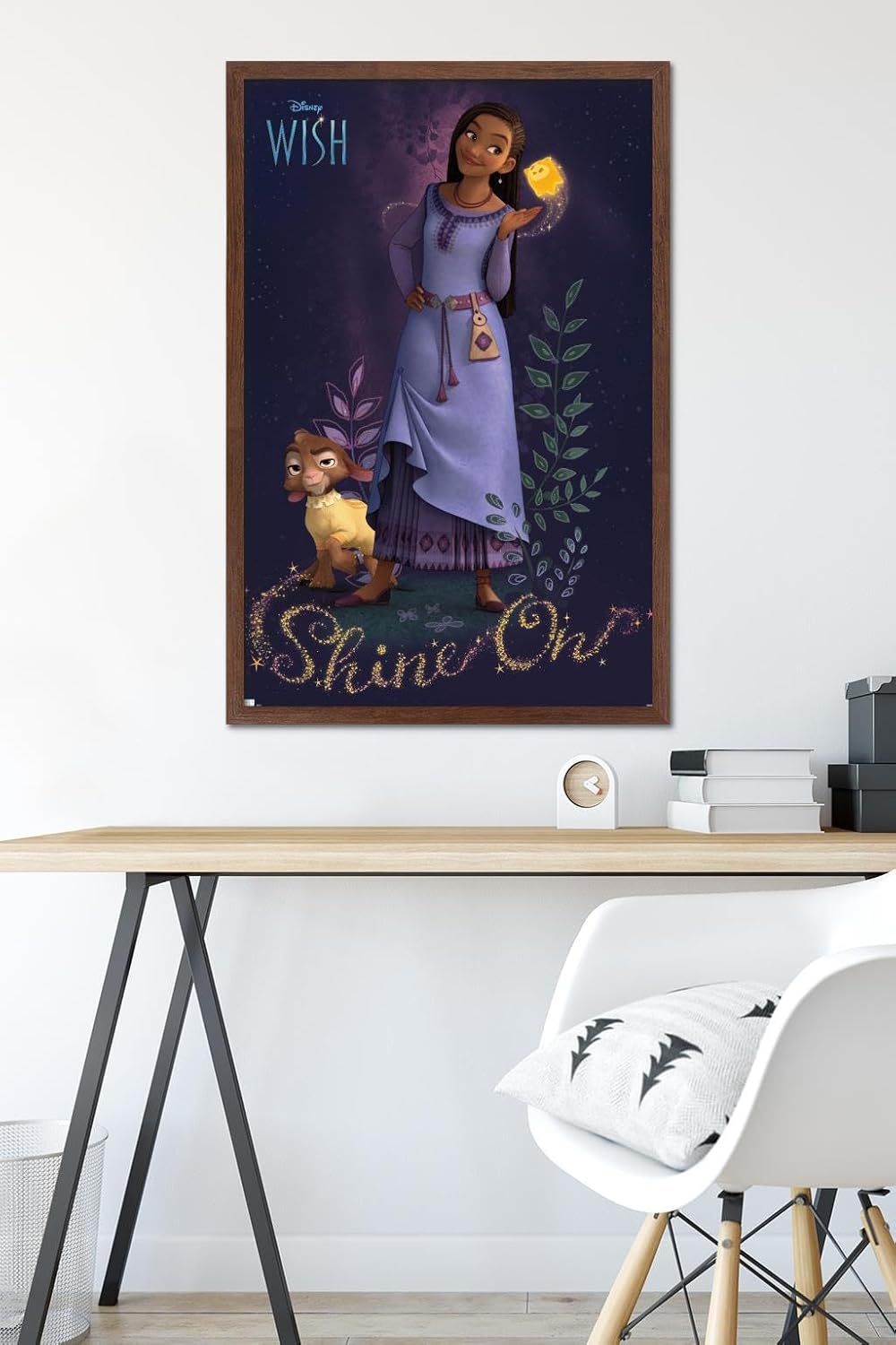 Trends International Disney Wish – Póster de pared Asha, 22.37 x 34.00 pulgadas, versión enmarcada de caoba