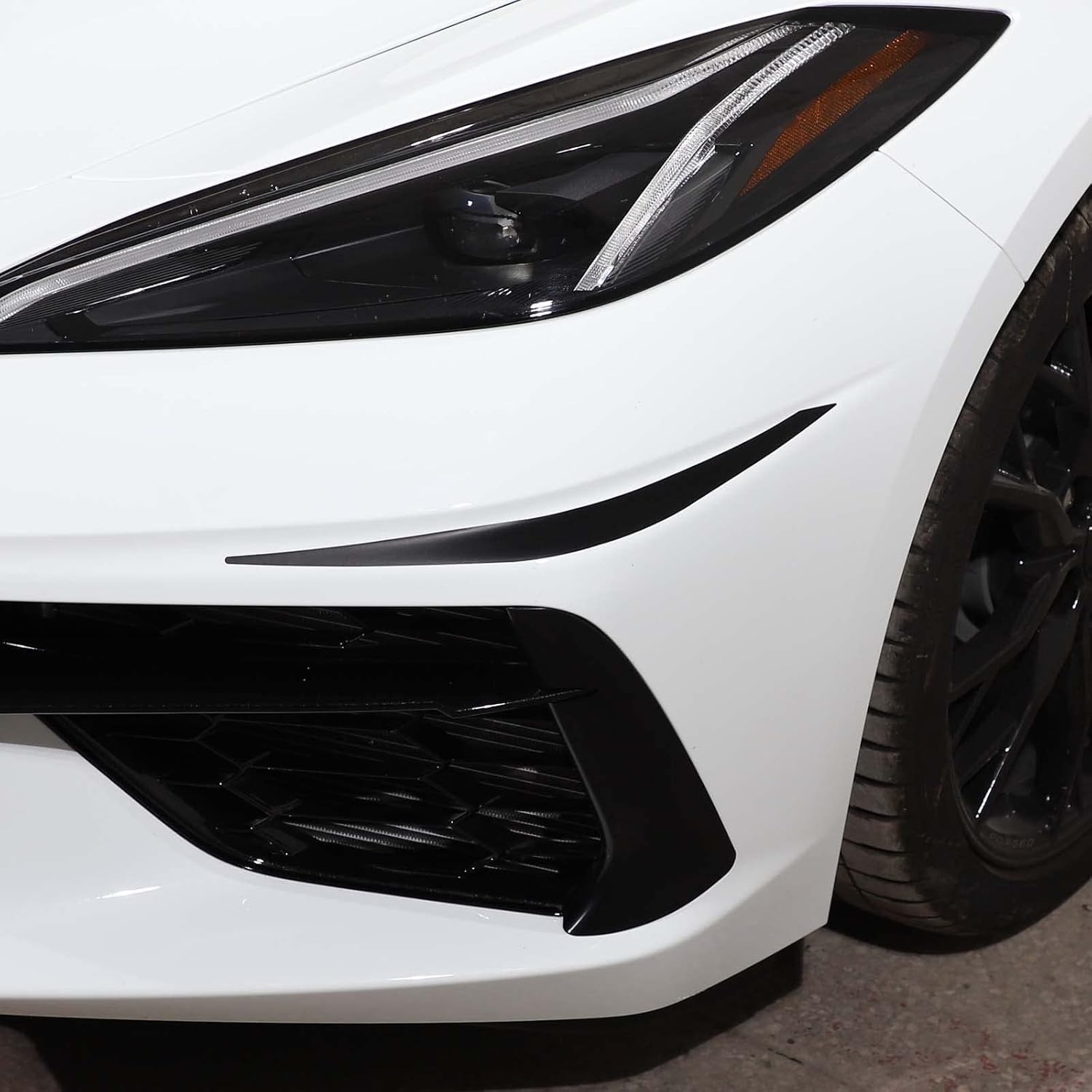 Protector de parachoques de esquina delantera de automóvil, adhesivo anticolisión compatible con Chevrolet Corvette C8 2020-2023, calcomanía de