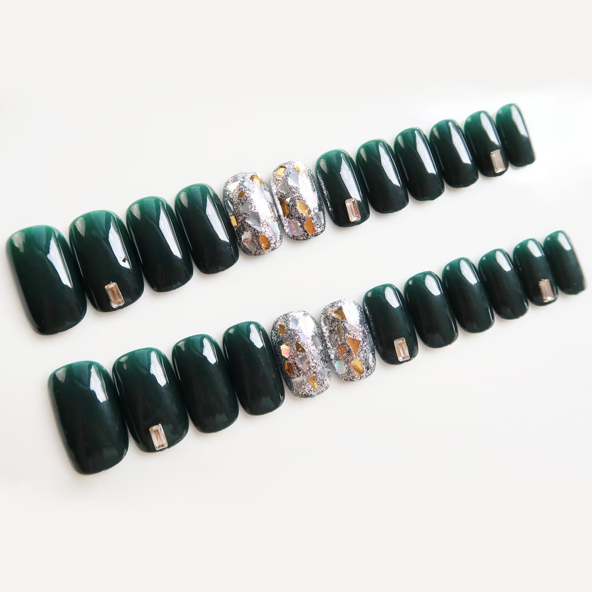 Uñas postizas cuadradas medianas para regalo de niñas  Kits de uñas postizas verde oscuro con diseño de diamantes de imitación, uñas postizas cortas
