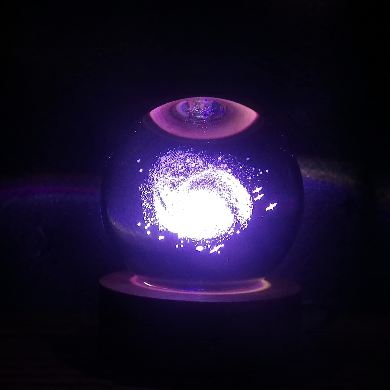 Gosyfeti Luz nocturna de bola de cristal 3D con base de madera, lámpara nocturna de bola de galaxia con control remoto de 16 colores, luz decorativa
