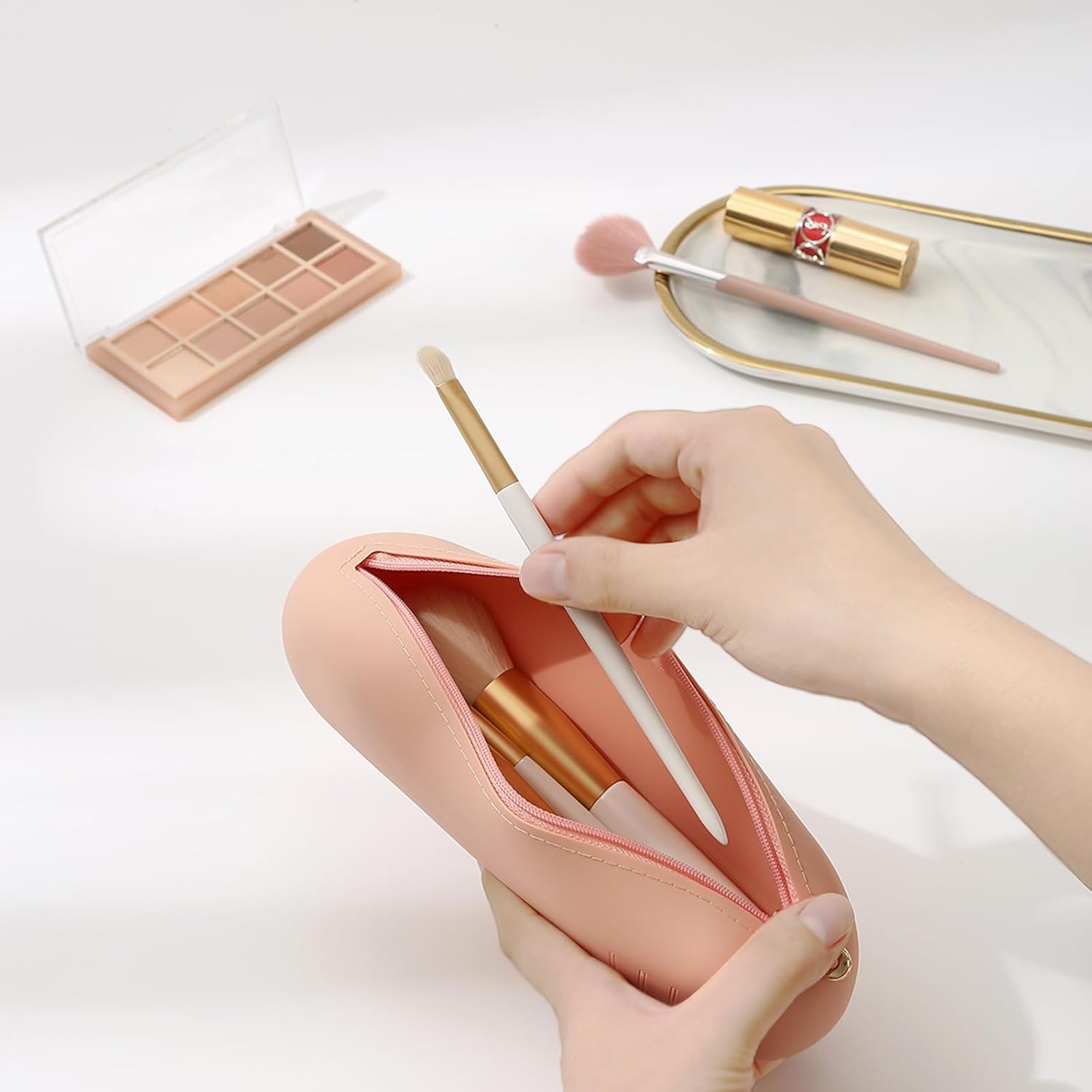 Meiyuuo Soporte para brochas de maquillaje de viaje, juego de cepillos de silicona grandes, bolsa organizadora de objetos pequeños, bolsa con cierre