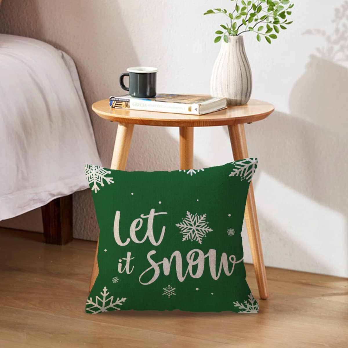 Juego de 2 fundas de almohada decorativas de invierno verde de 18 x 18 pulgadas, decoraciones navideñas de granja, copos de nieveLet It Snow para