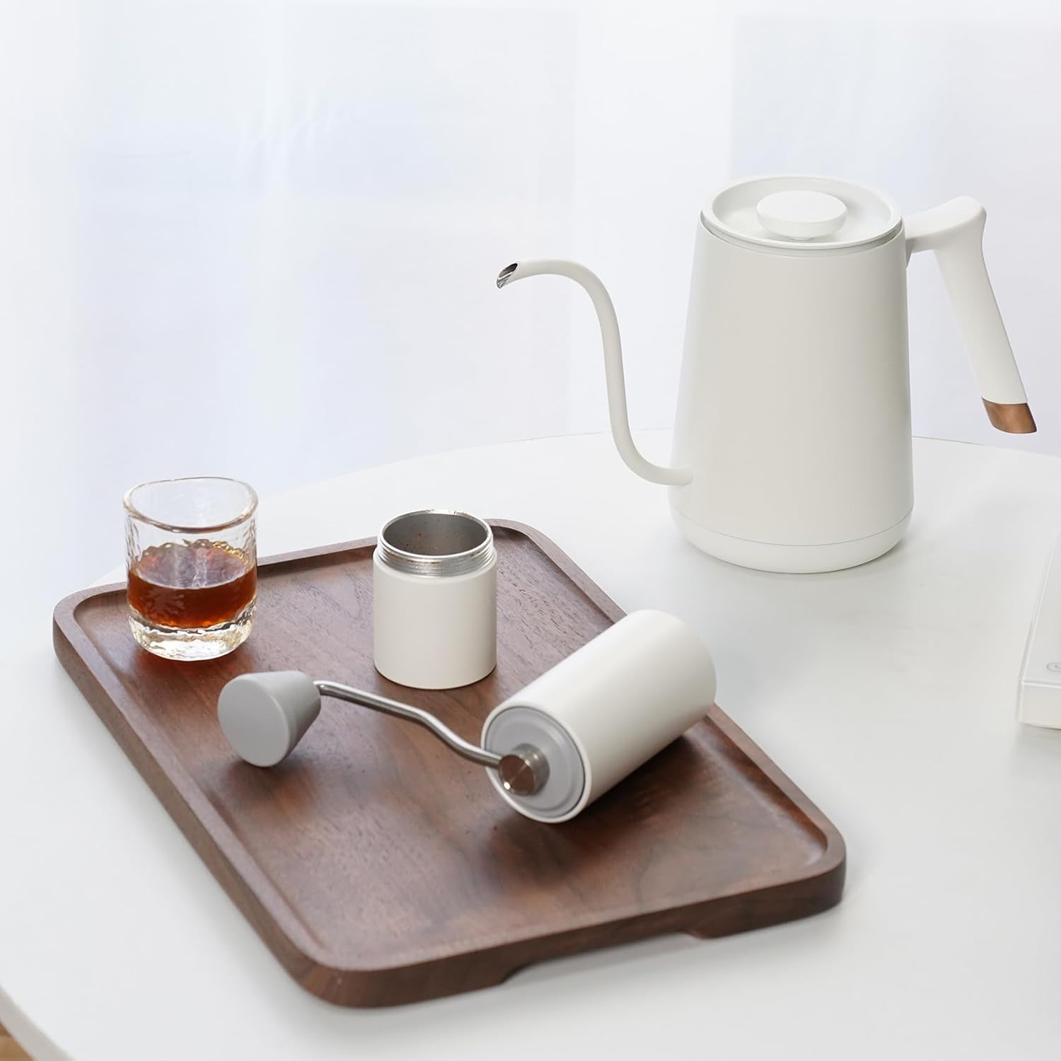 TIMEMORE Molinillo de café manual Chestnut C2 Capacidad 0.88 oz con rebaba cónica de acero inoxidable CNC, ajuste interno ajustable, posicionamiento