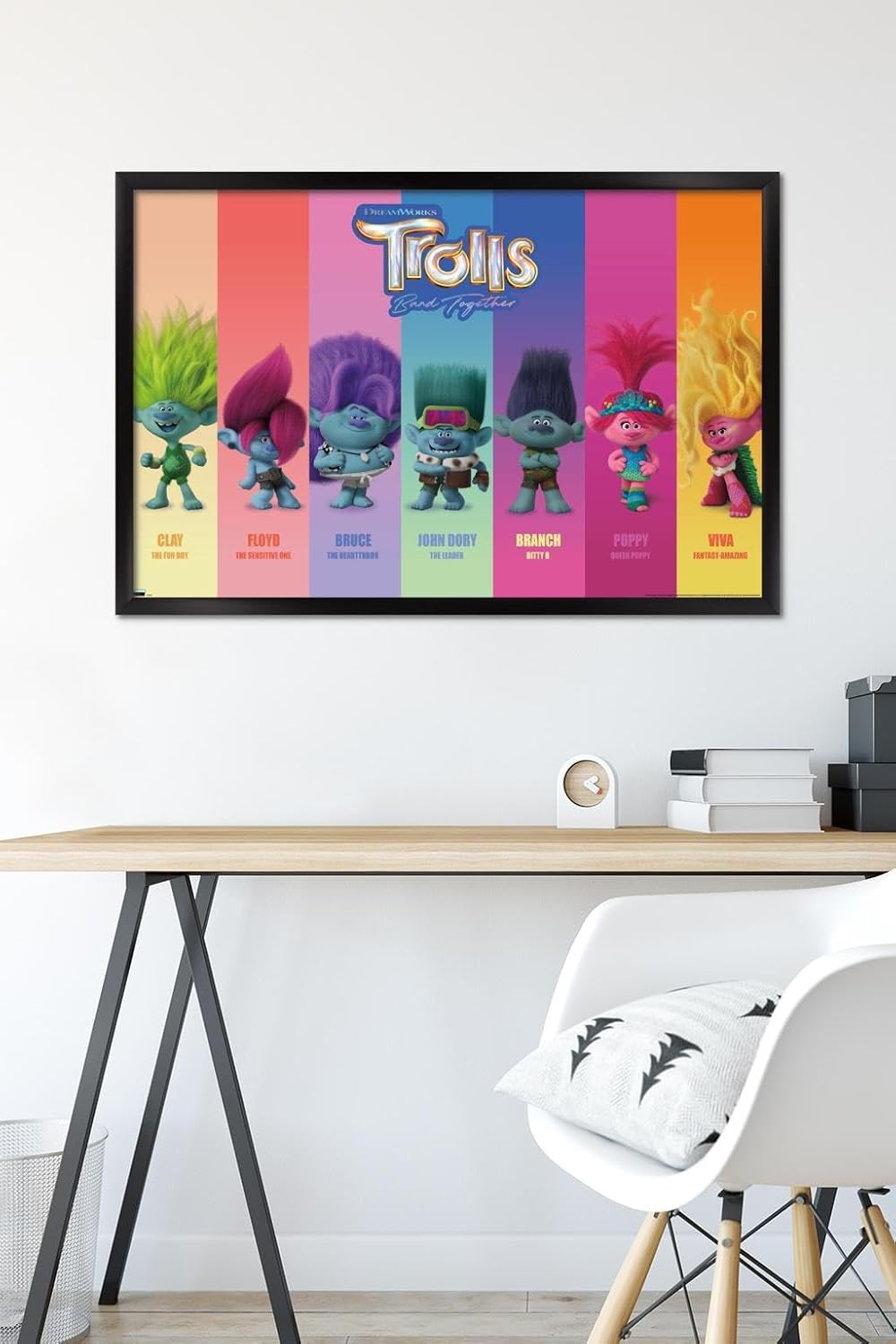 Trends International Trolls Band Together – Póster de pared Perfect Harmony, 22.37 x 34.00 pulgadas, versión enmarcada en negro