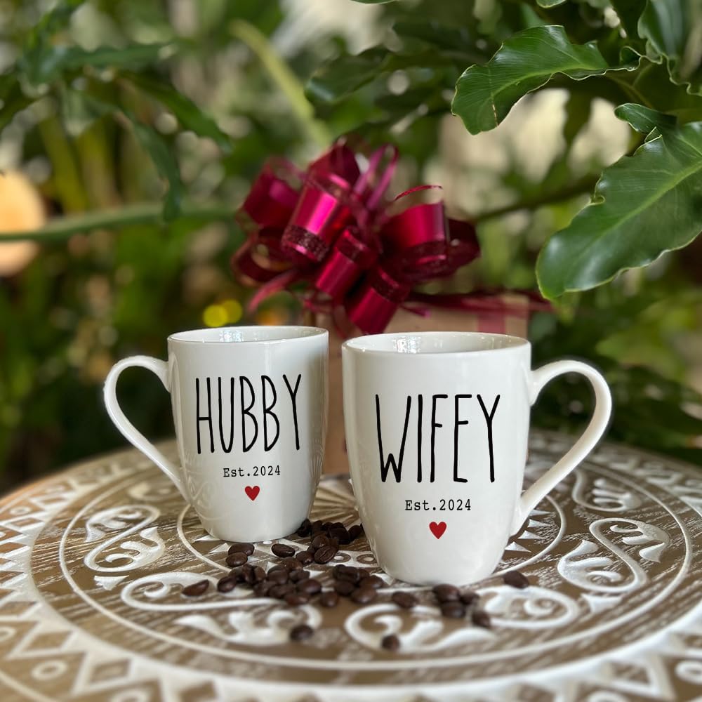Est 2024 Hubby & Wifey – Juego de 2 tazas de café, juego de tazas de novio para novia, regalo de boda, juego de tazas de café para parejas, juego de