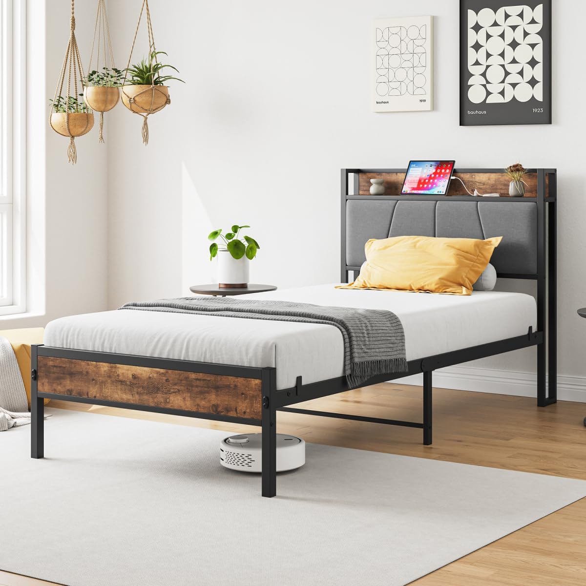 Base de cama de metal resistente tamaño individual con cabecera de almacenamiento tapizada y estación de carga, no necesita somier, fácil montaje,