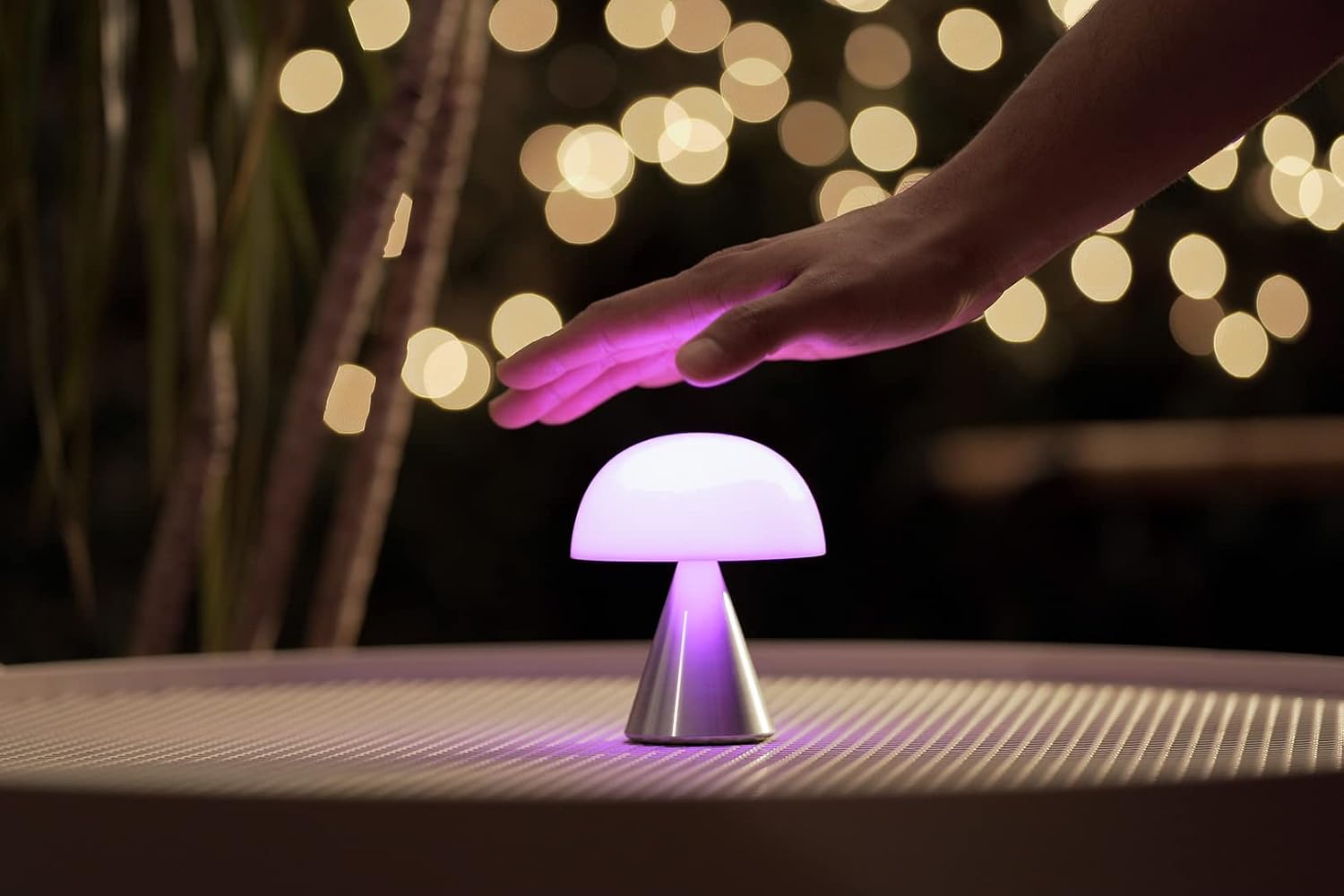 Lexon Mina M – Lámpara de noche portátil para dormitorios, niños y guardería, lámpara de mesa recargable de 9 colores LED con luz y atenuador de 24
