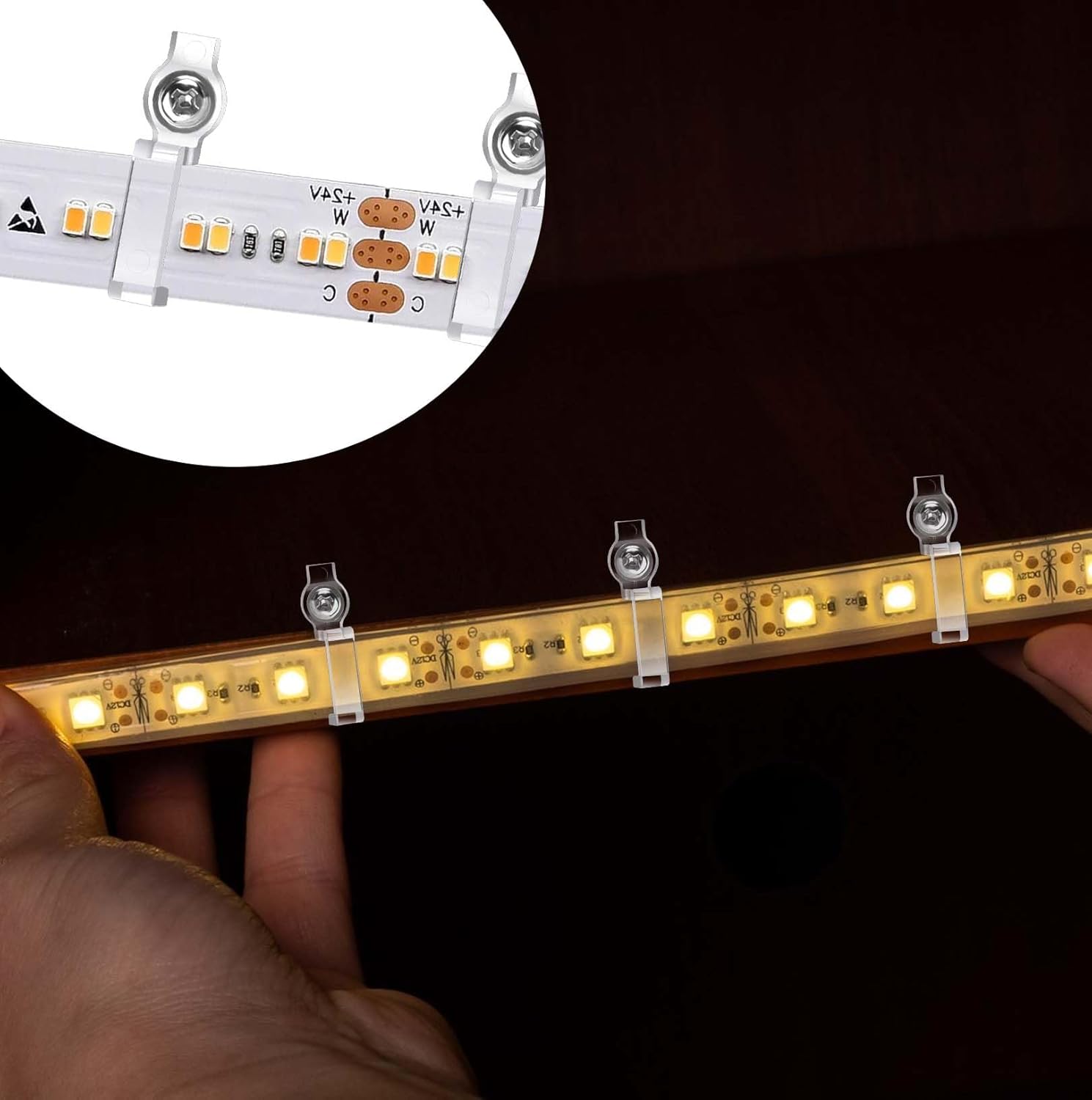 100 clips de luz LED para tira de luz, clips de montaje de un lado de luz LED con tornillos, ganchos de luz de cuerda exterior para tiras de luces