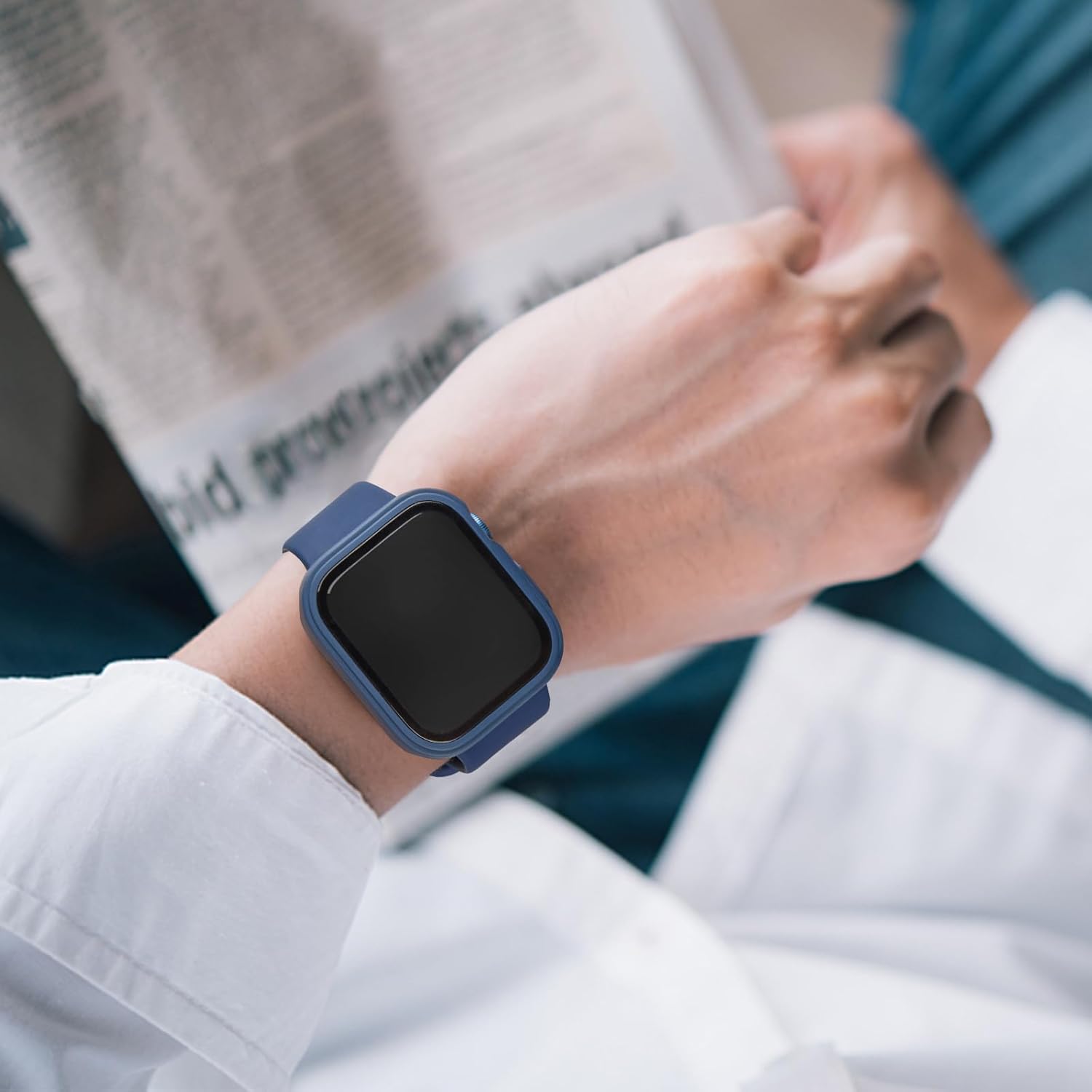 Paquete de 3 fundas rígidas de policarbonato con protector de pantalla de vidrio templado compatible con Apple Watch Series 6, SE, 5 y 4 de 1.575