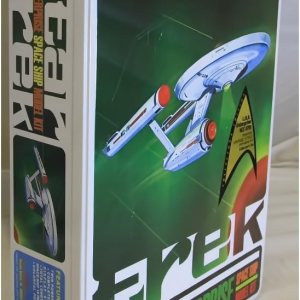 Star Trek Classic Enterprise en caja de hojalata Star Trek Classic Enterprise en caja de hojalata