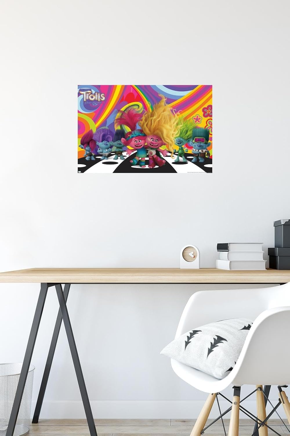Trends International Trolls Band Together – Póster de pared del universo, 14.72 x 22.37 pulgadas, versión premium sin marco
