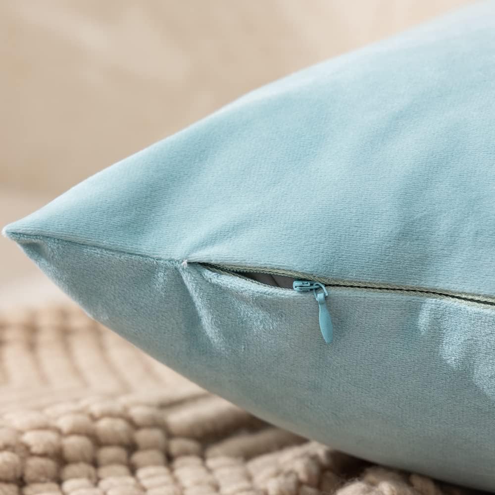Fundas de almohada de terciopelo con rellenos incluidos, 18 x 18 pulgadas, paquete de 2 almohadas decorativas suaves y sólidas para sofá,