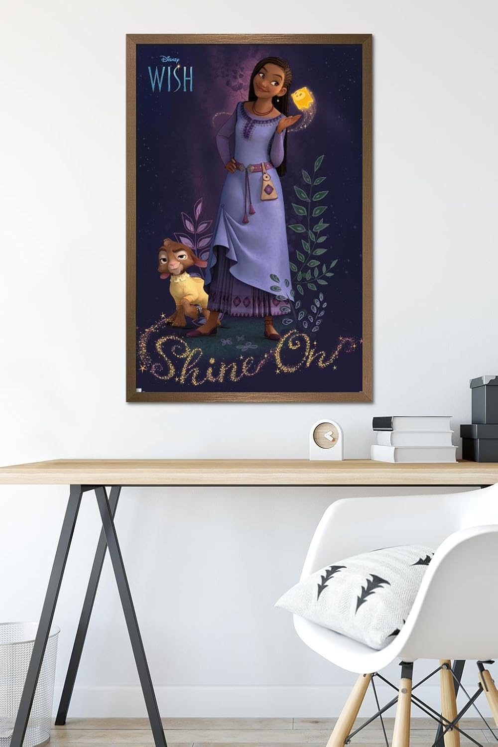 Trends International Disney Wish – Póster de pared Asha, 22.37 x 34.00 pulgadas, versión enmarcada en bronce
