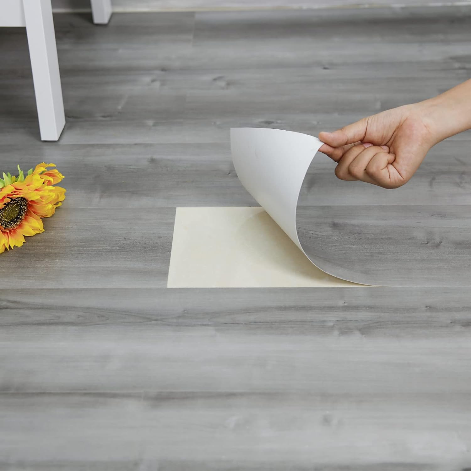 20 baldosas para suelo de despegar y pegar, 36 x 6 pulgadas, aspecto de grano de madera gris natural, autoadhesivas e impermeables para