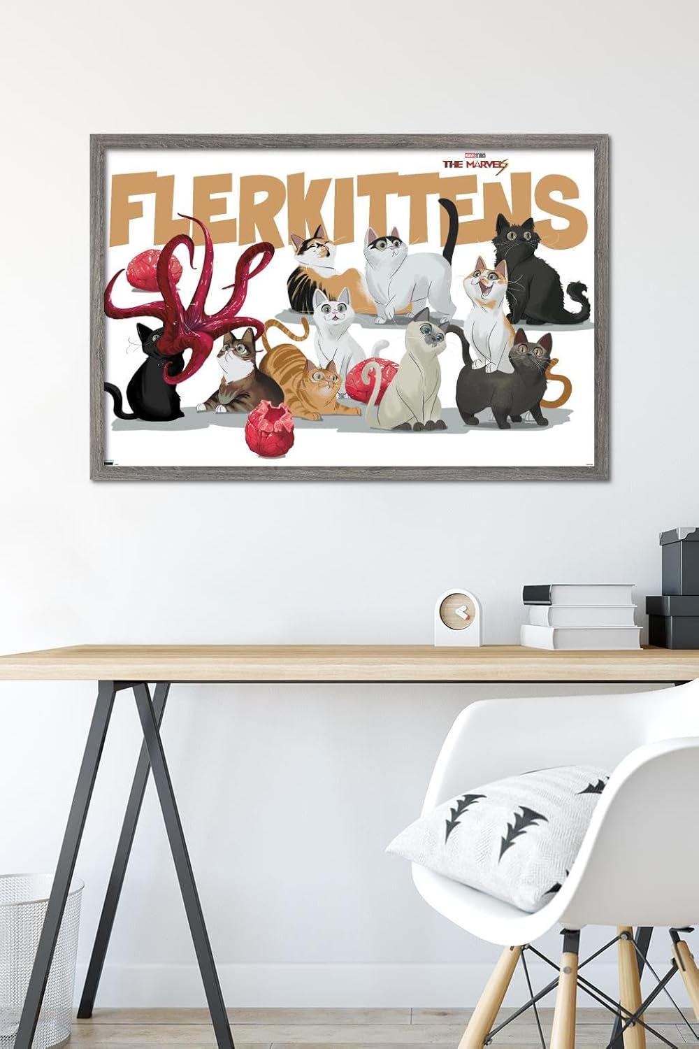 Trends International Marvel The Marvels – Póster de pared de flerkittens, 22.37 x 34.00 pulgadas, versión enmarcada de madera de granero