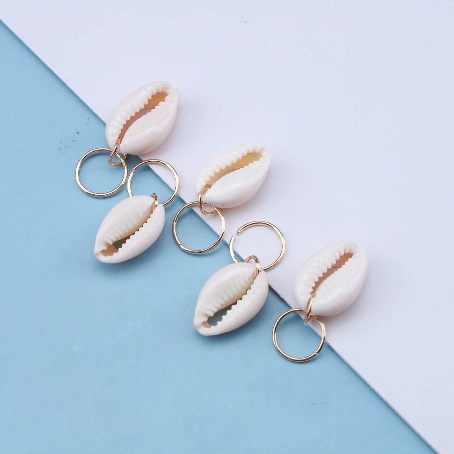 Andelaisi Anillos para el cabello con diseño de cauri de oro vintage, anillos de trenza de caurí de oro, diminutas rastas de caurí, anillo de rastas