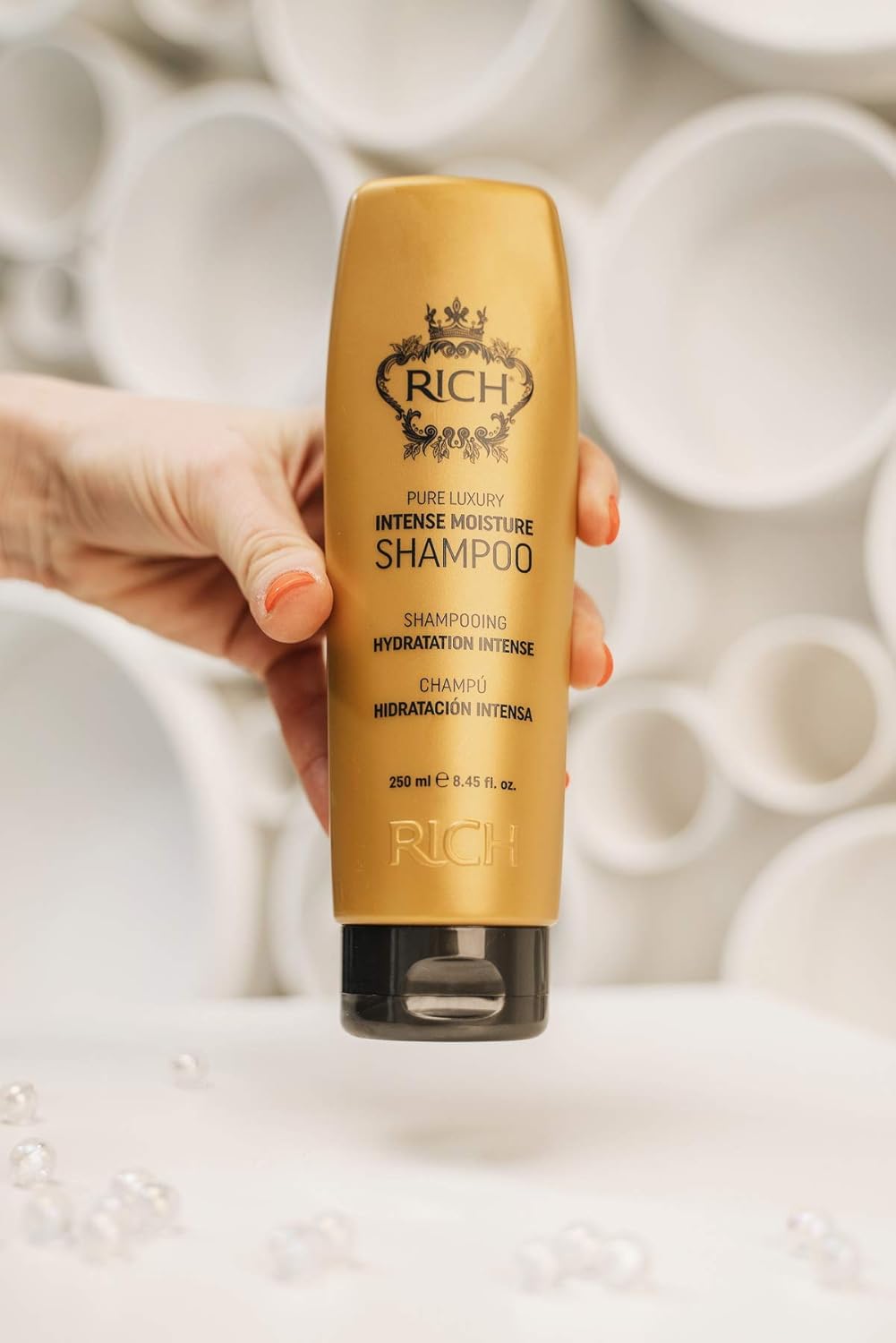 RICH Pure Luxury – Champú de humedad intensa con queratina hidrolizada y proteína de trigo para todo tipo de cabello, suavizante e hidratante, evita