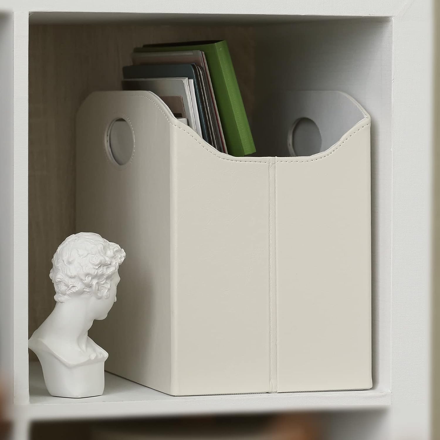 EZDeco Paquete de 2 revisteros, revistero de piel sintética, cesta de almacenamiento plegable para documentos de periódicos, organizador de carpetas