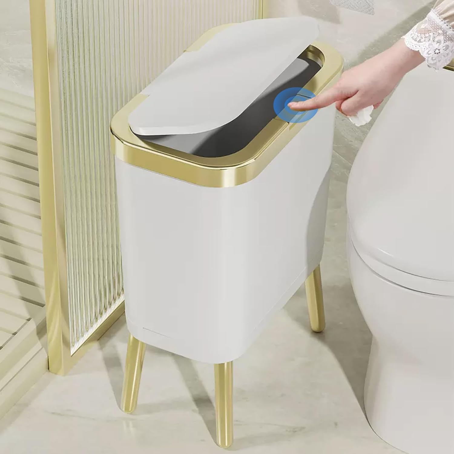URALFA Basurero de baño con tapa, cubo de basura de cocina de 4 galones con borde dorado estrecho con patas, cesta de basura de plástico para baño,