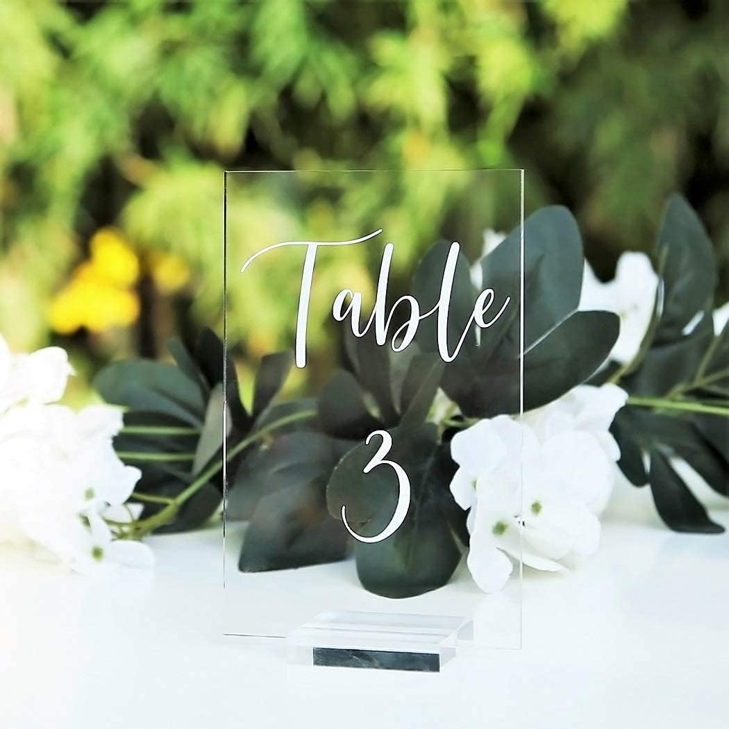 UNIQOOO Números de mesa de boda de acrílico del 1 al 10 con soportes, caligrafía impresa de 4 x 6 pulgadas, letreros transparentes y soportes para