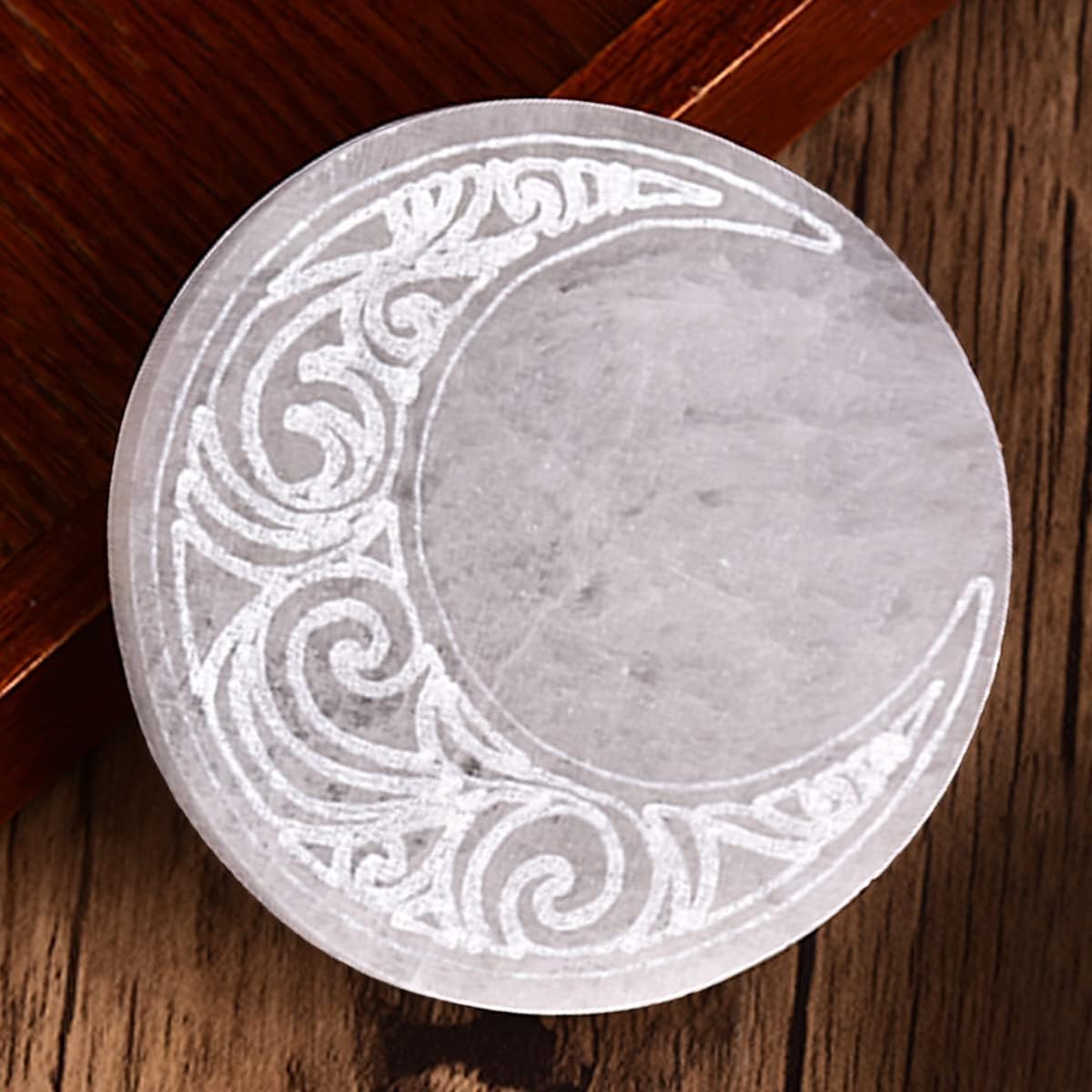JIC Gem Placa de carga de selenita grabada con luna de 3 pulgadas, losa de selenita grabada, pequeña estación de carga de cristal curativo