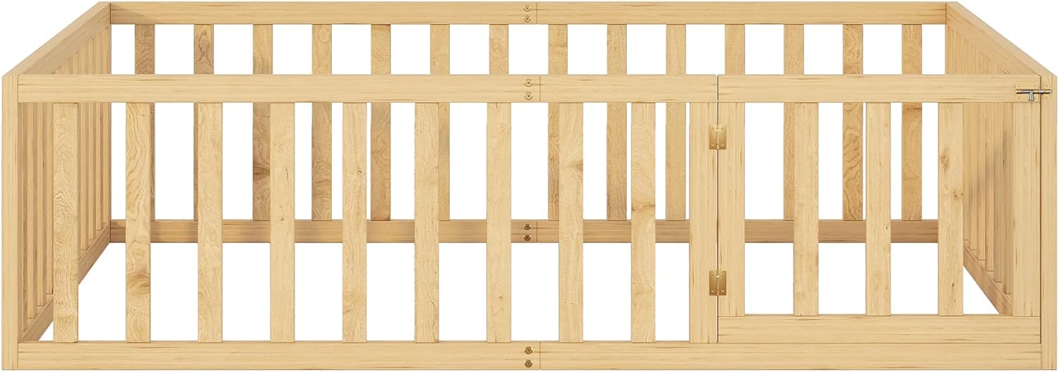 Merax Marco de cama de piso de madera de tamaño completo con valla y puerta (natural)