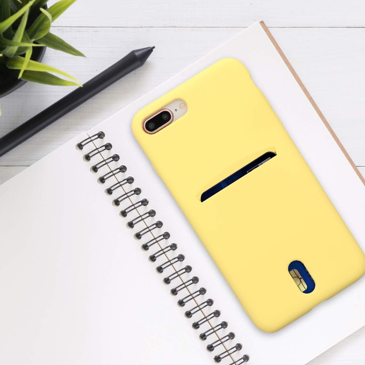 kwmobile Funda compatible con Apple iPhone 7 PlusiPhone 8 Plus – Funda de TPU suave con tarjetero y acabado de silicona – Amarillo