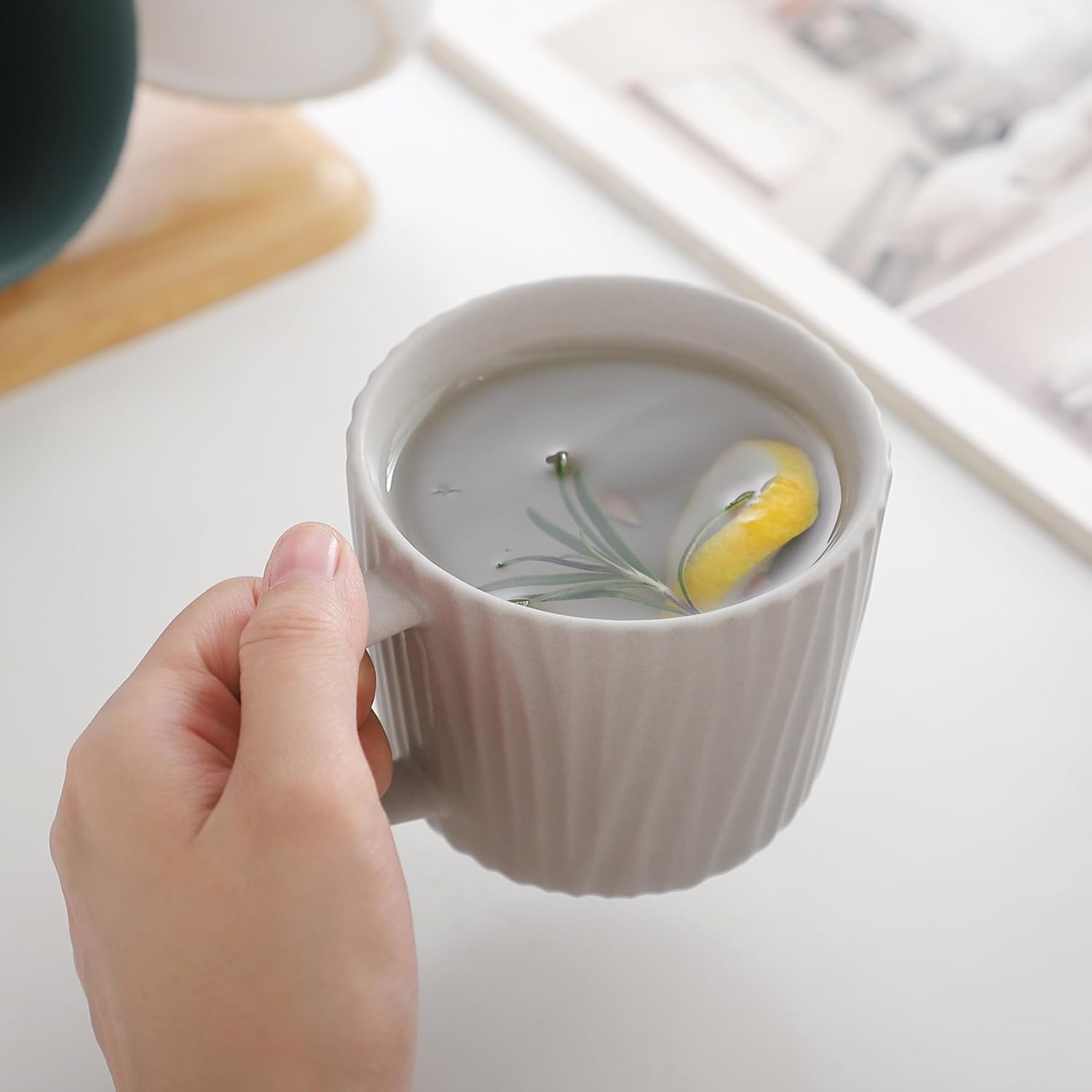 Juego de 6 tazas de café de cerámica, juego de leche y té con estante, taza de 8 onzas para té, latte, capuchino, café moca y yogur (blanco x 2 +