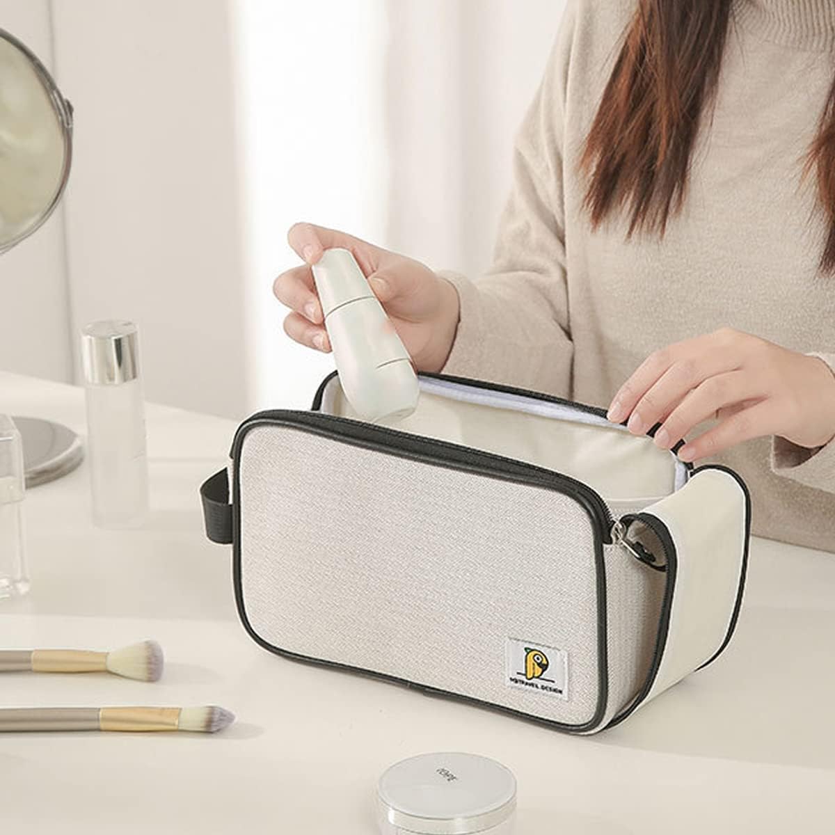 cirea Minimalismo Bolsa de cosméticos portátil de gran capacidad para mujeres Bolsa de maquillaje de viaje con asa Bolsa de cuidado de piel blanca,
