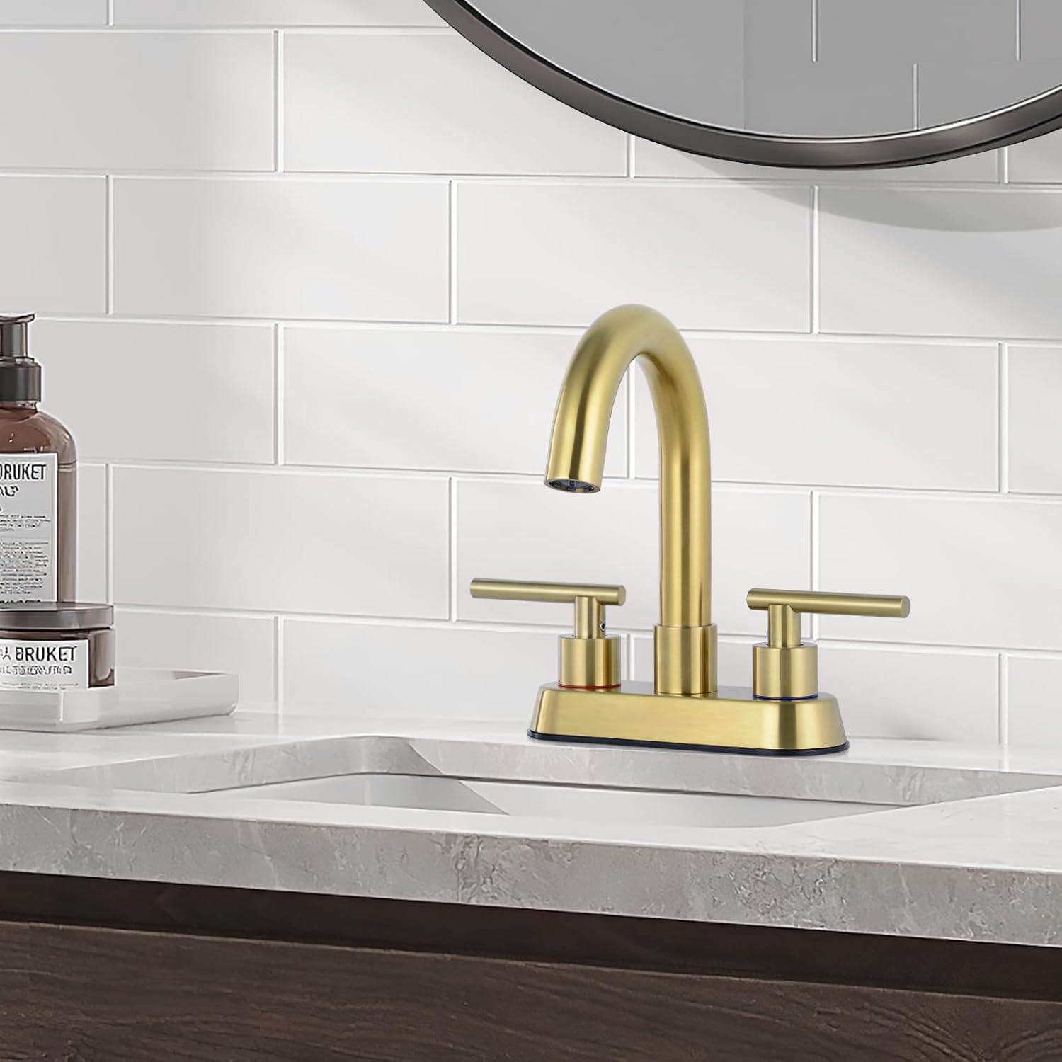 Grifos de baño para fregadero de 3 agujeros, oro cepillado de 4 pulgadas, grifo de fregadero central para baño con drenaje desplegable y 2 mangueras