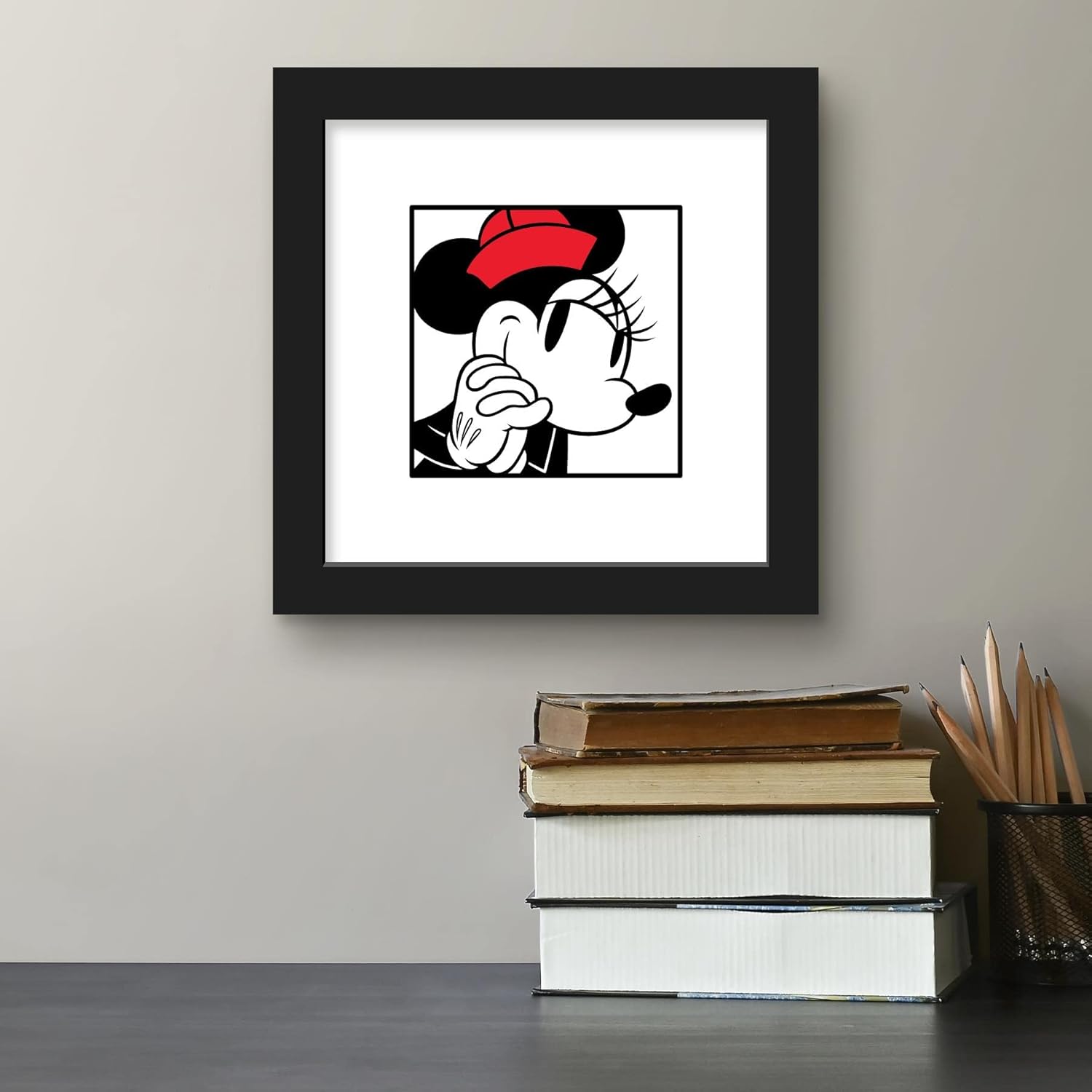 Trends International Gallery Pops Disney Mickey Mouse – Minnie Expressions – Póster de pared demure de 12 x 12 pulgadas, versión enmarcada en negro