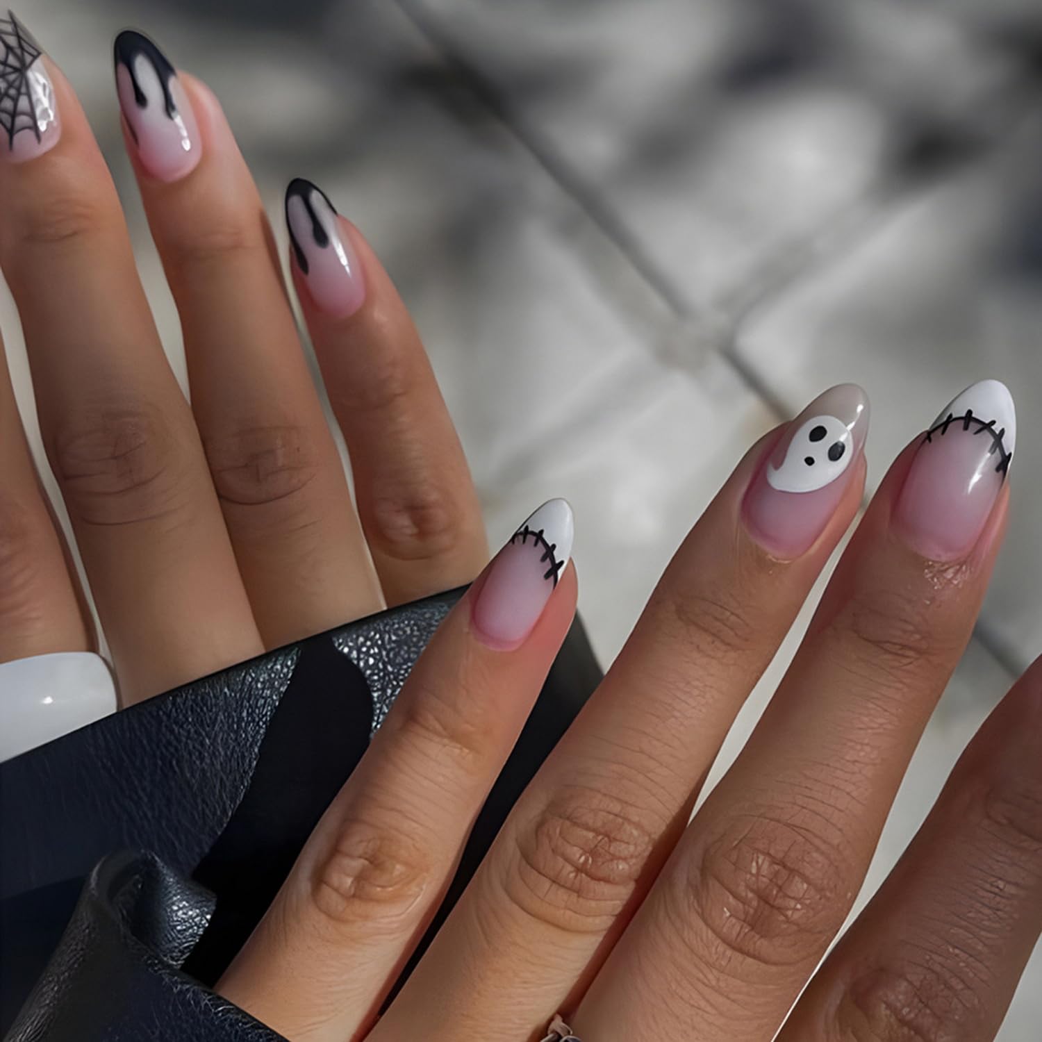 Uñas postizas a presión de Halloween, con diseño de gotas de sangre de tela de araña, uñas con pegamento en uñas blancas y rosas degradadas, punta