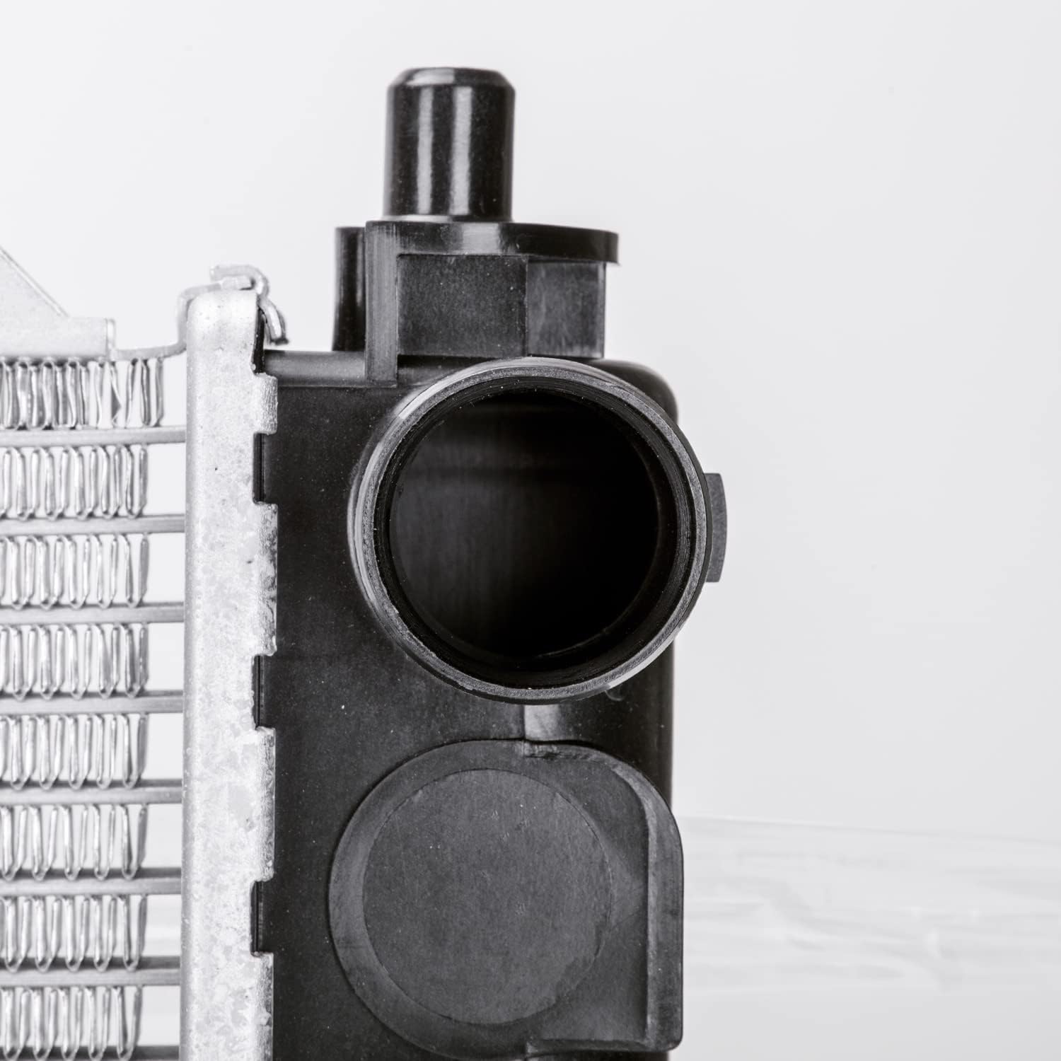 TYC 2408 Radiador de repuesto para Mazda 626