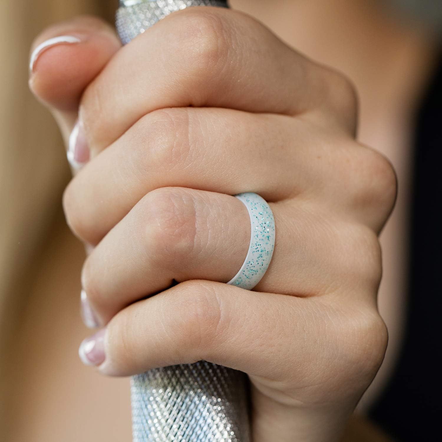 ROQ Anillos de silicona para mujer transpirable Anillo de boda de silicona para mujer  Banda de goma de silicona de grado médico  Anillo de boda
