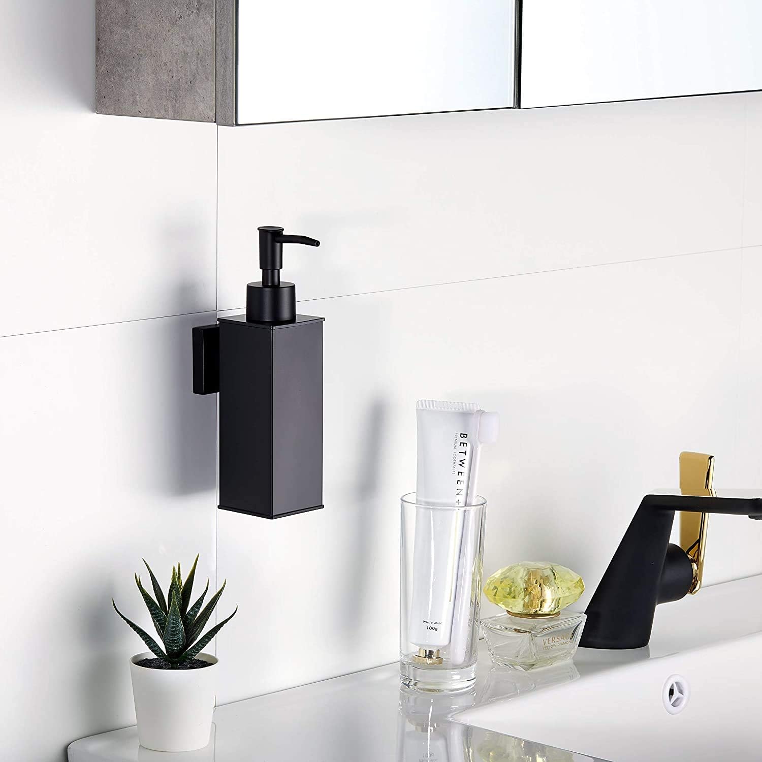 BGL Dispensador de jabón de acero inoxidable 304 para montaje en pared, dispensador de líquido y jabón para cocina y baño (negro, cuadrado)