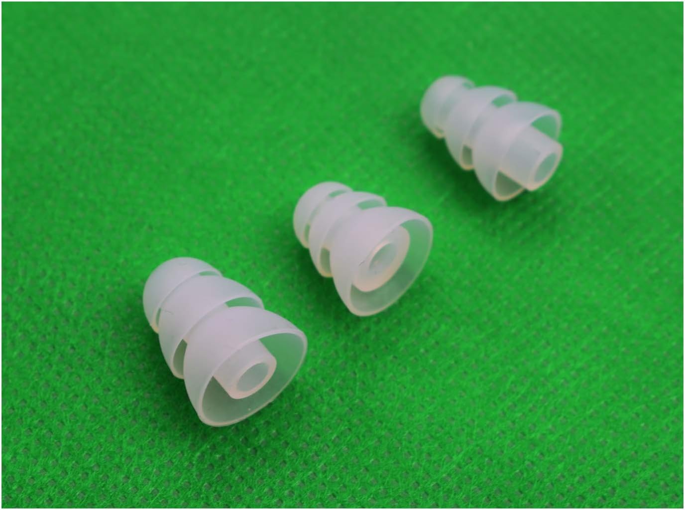 Motanar Punta de oreja de triple brida, 6 pares SML, tamaño triple de tres bridas, almohadillas de silicona con orificio de conector de 0.157in,