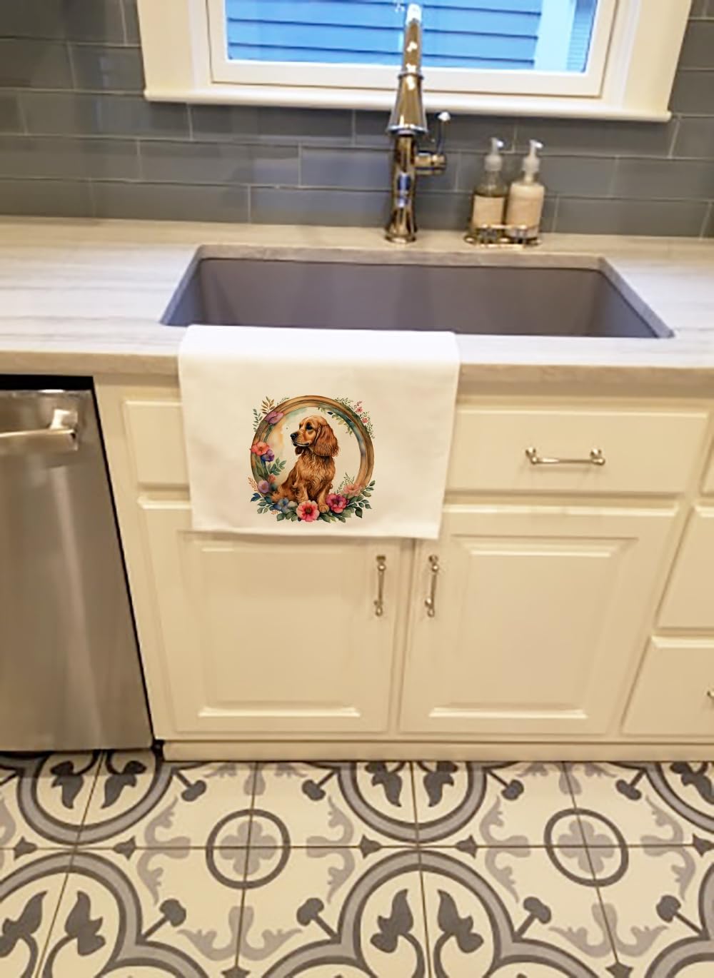 Caroline’s Treasures English Cocker Spaniel and Flowers Kitchen Towel Set of 2 White Dish Towels Decorative Bathroom Hand Towel for Hand, Face,