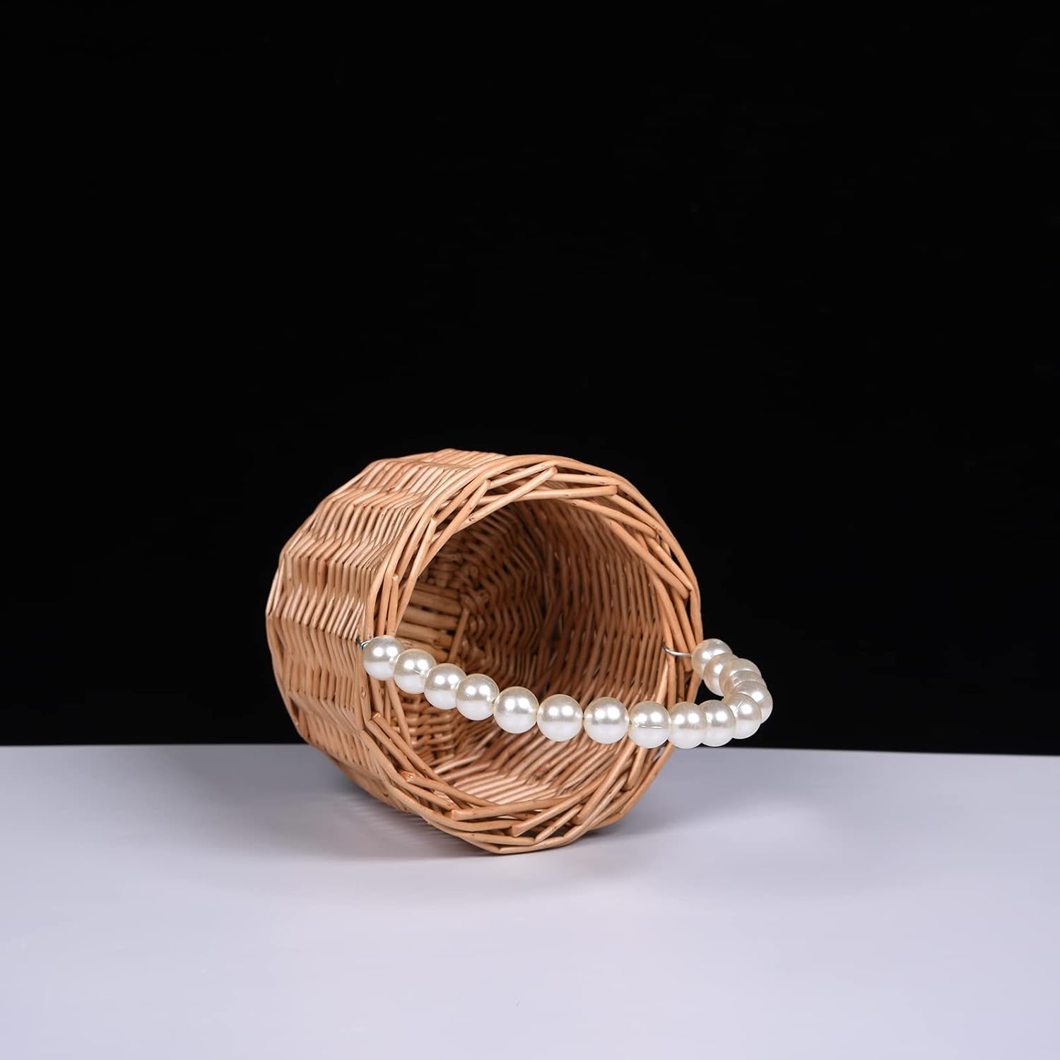 Cesta de mimbre para niña de flores, cesta de niña de flores con mango de perlas, cesta de niña de flores de boda y decoraciones para el hogar.
