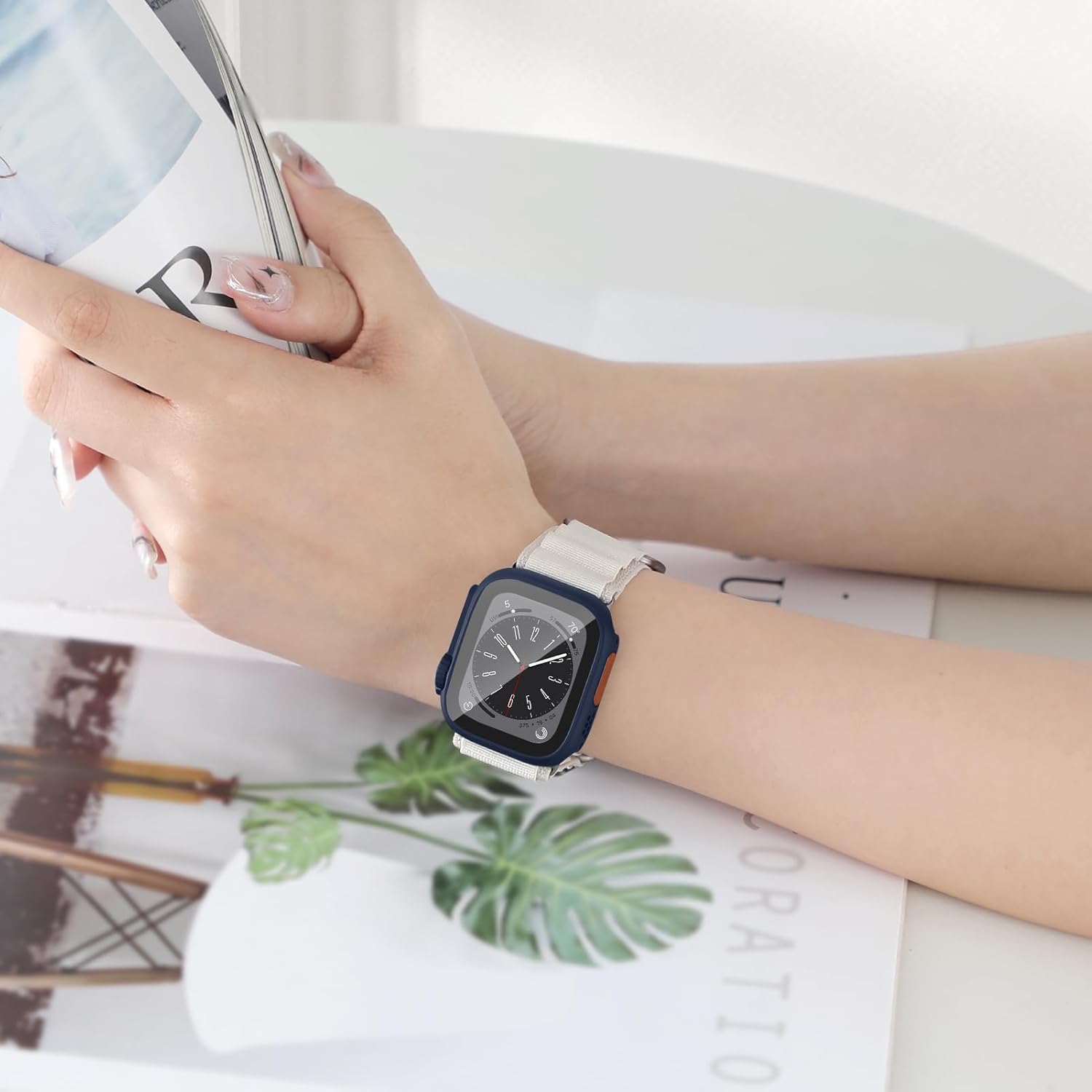 Paquete de 4 fundas integradas de vidrio templado para Apple Watch Series 8, 7, de 1.772 pulgadas (actualización a iwatch Ultra), cubierta general