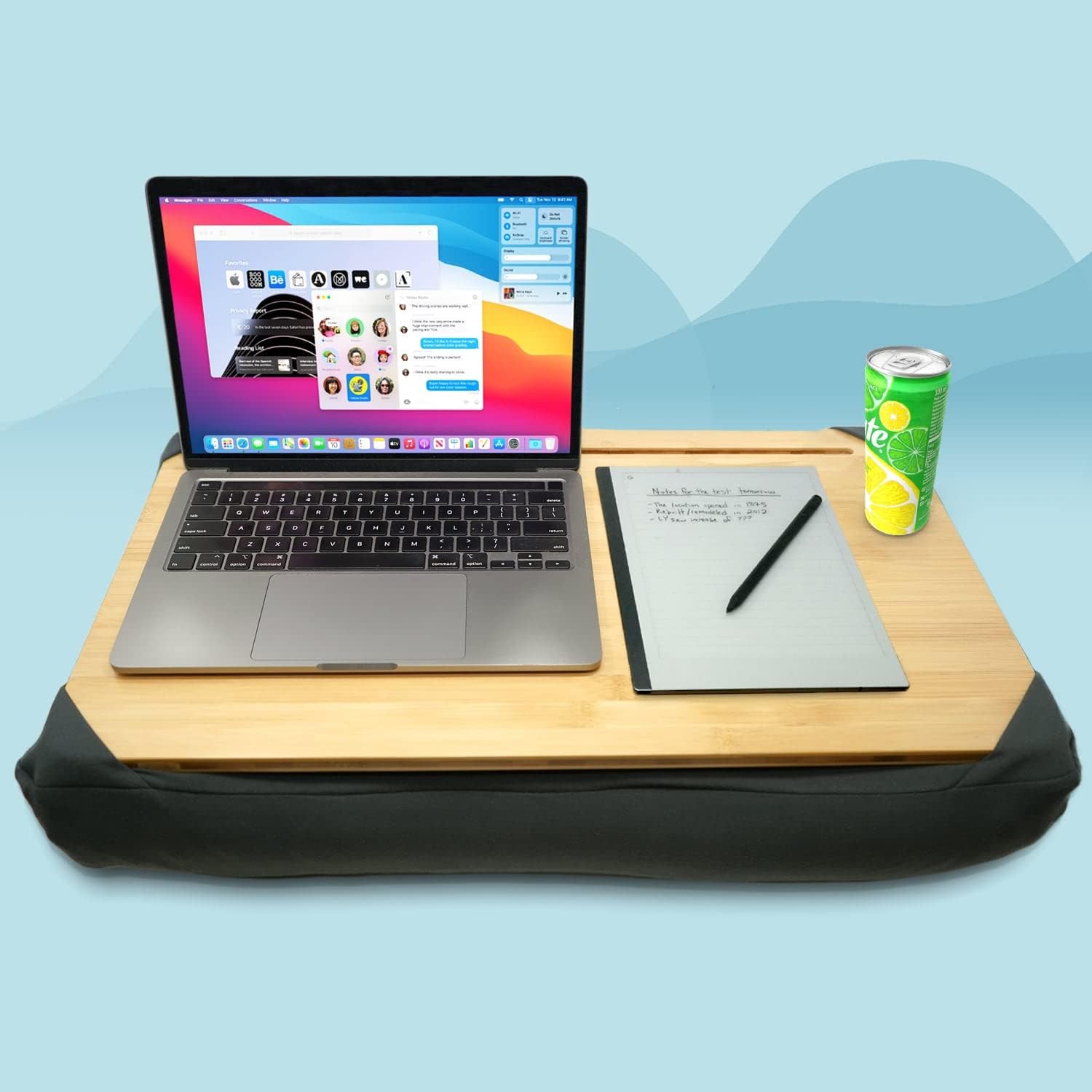 Yogibo Traybo Pro – Escritorio de regazo para laptop con cojín y almohada para dormir, bandeja superior de bambú con estación de trabajo para