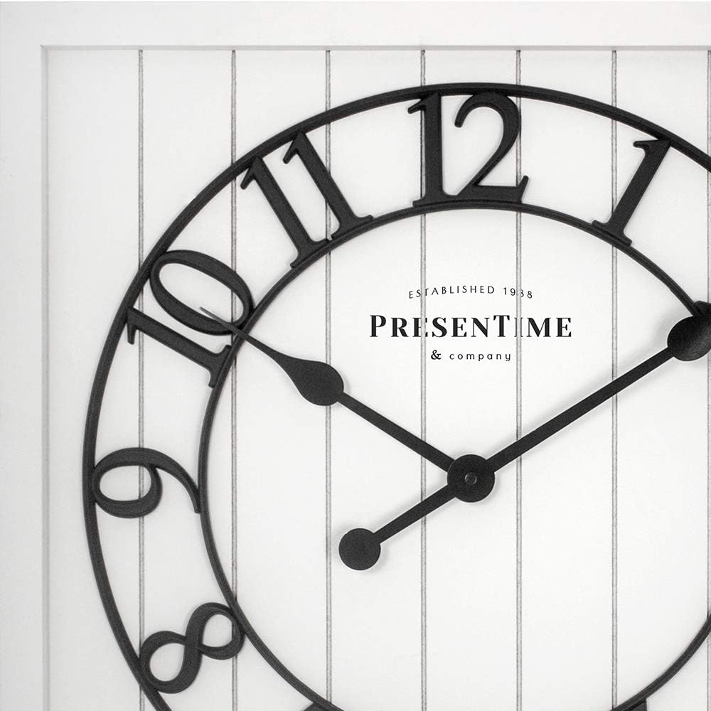 Presentime & Co – Reloj cuadrado de madera con puerta de granero Shiplap de 21 pulgadas, color blanco, número arábigo. Decoración del