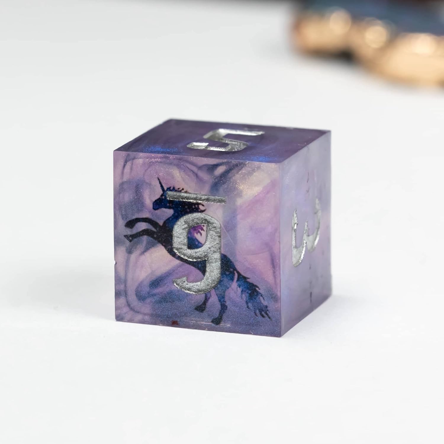 Cusdie Dados DND de bordes afilados, 7 dados D&D, juego de dados poliédricos hechos a mano, para juegos de rol, MTG Pathfinder (unicornio Decoupage)