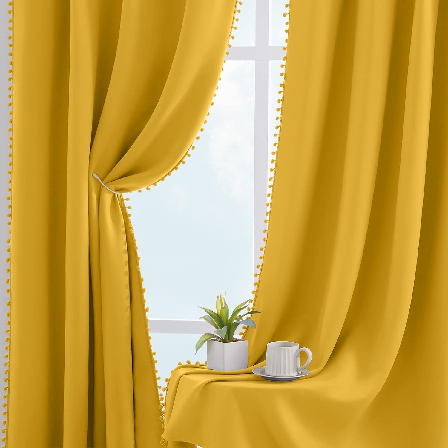 HOMEIDEAS Cortinas opacas con pompones, color amarillo mostaza, de 52 x 63 pulgadas, bonitas cortinas para niños, cuarto de bebé, con ojales, para