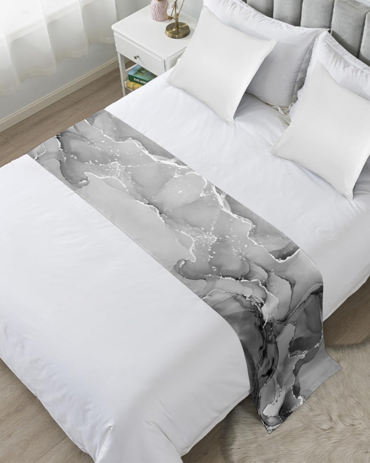 Bufanda de camino de cama de hotel de 94 x 20 pulgadas para cama de tamaño matrimonial, mármol gris vintage con purpurina dorada y plateada,