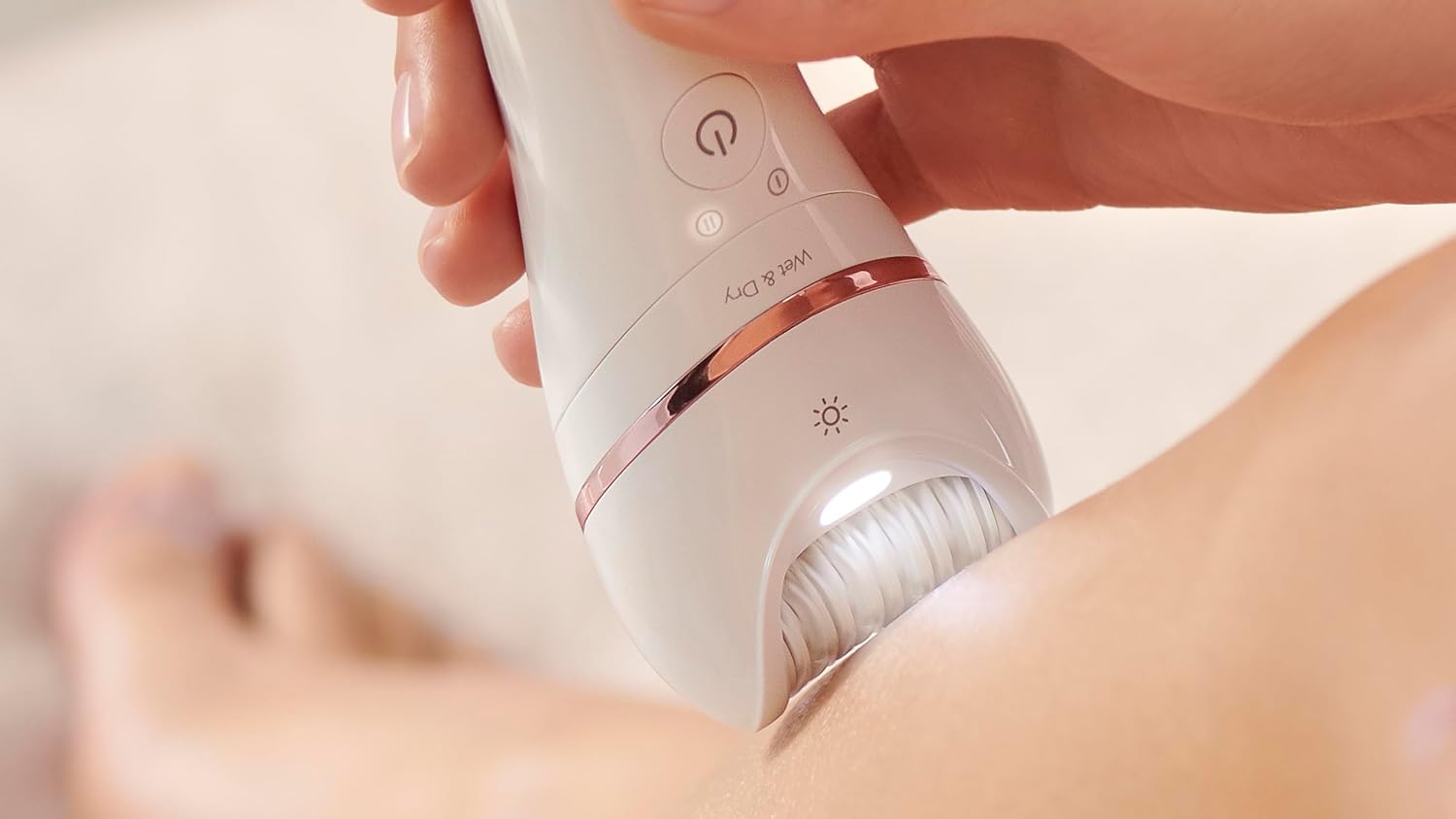 Philips Beauty Epilator Series 8000, Wet & Dry, afeitadora y recortadora 3 en 1 para mujer con 8 accesorios, BRE72014