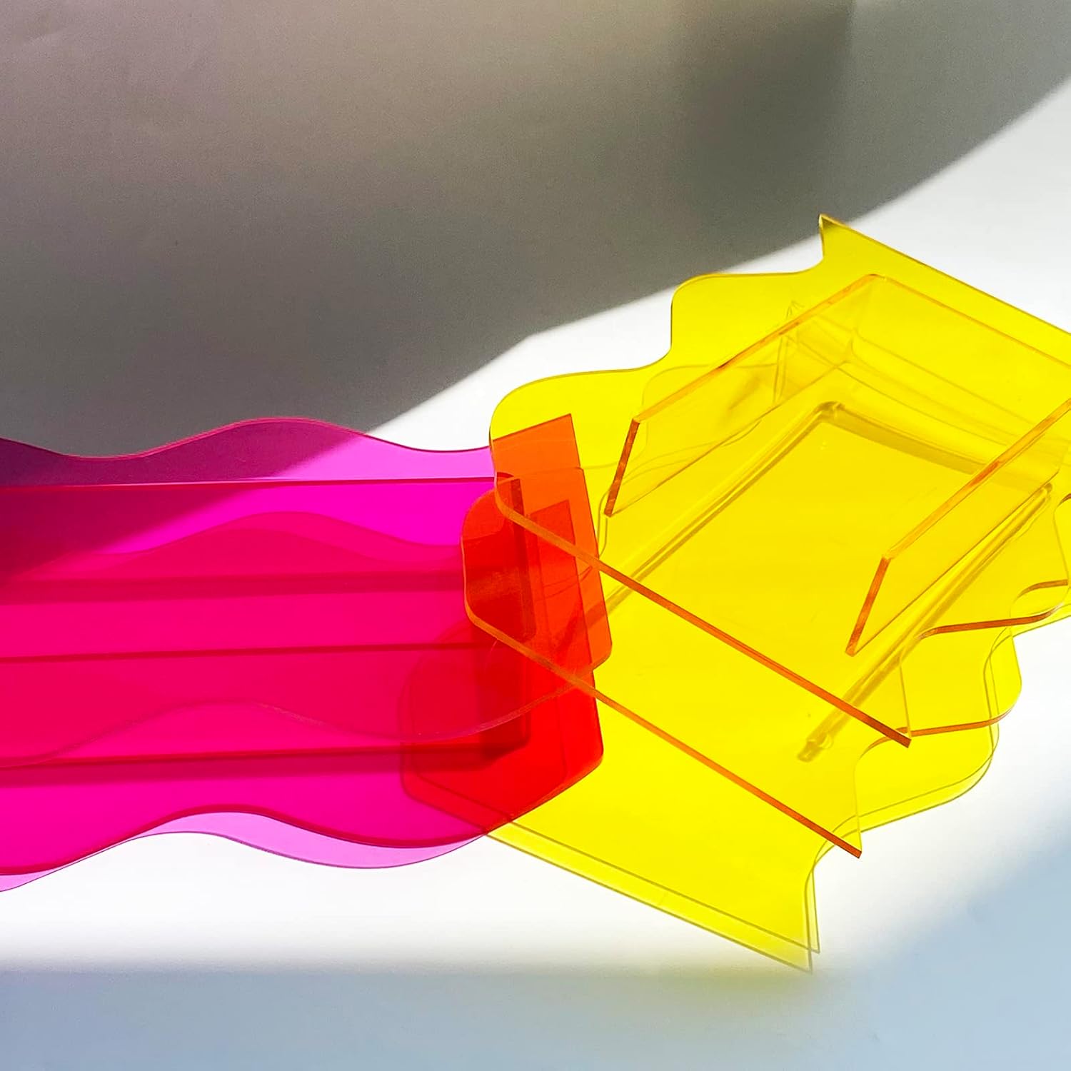Jarrón moderno de acrílico geométrico, florero especial con forma de onda, decoración única de escritorio, contenedor floral para decoración del