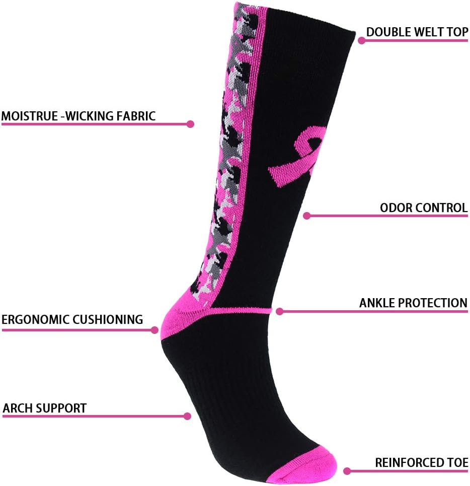 Sports Breast Cancer Awareness – Juego de calcetines y pulseras de cinta rosa  2 pares de calcetines deportivos de camuflaje digital + 4 bandas para