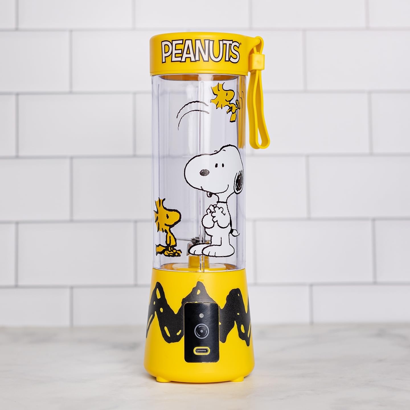 Uncanny Brands Peanuts Snoopy & Woodstock Licuadora portátil recargable por USB