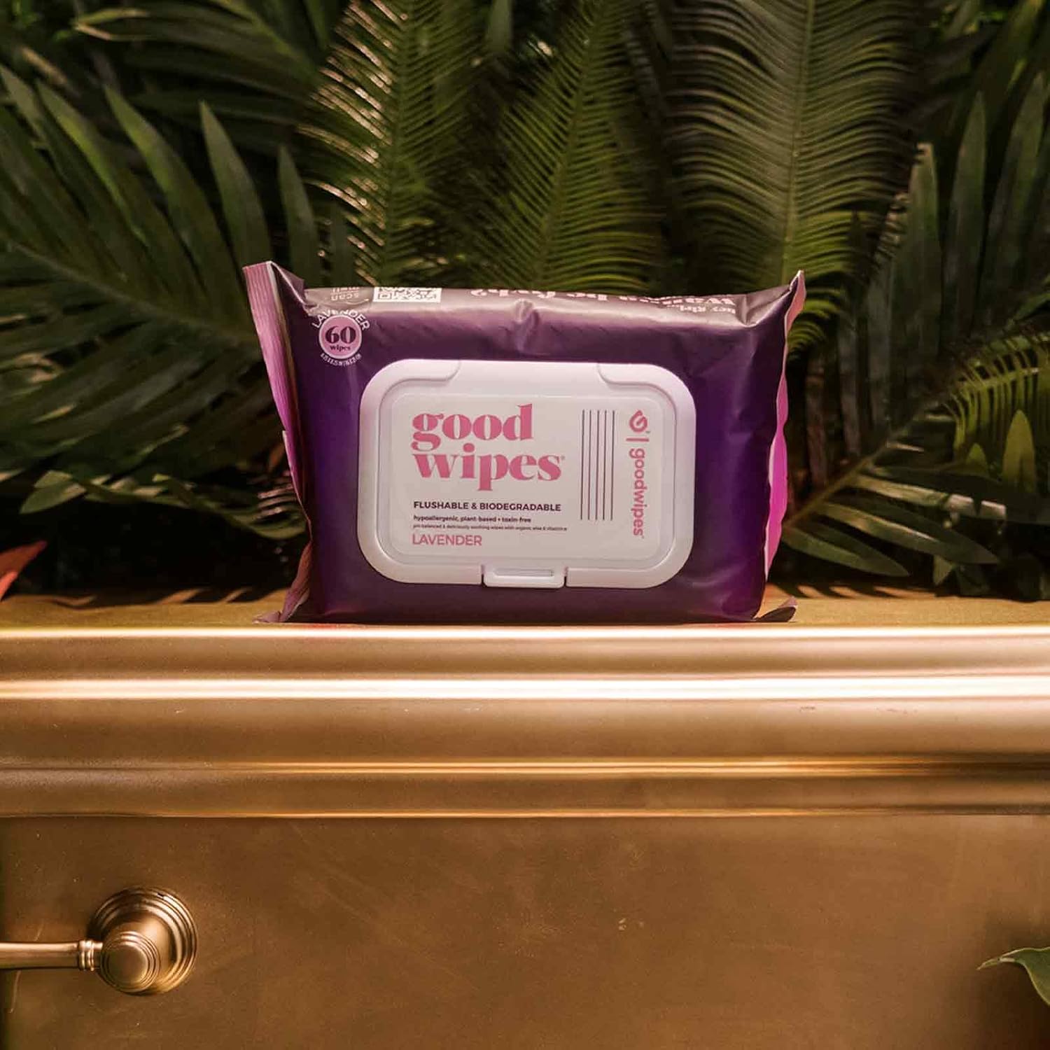 Goodwipes Toallitas desechables para glúteos hechas con botánicos calmantes y aloe – Dispensador de toallitas húmedas suave y suave para uso